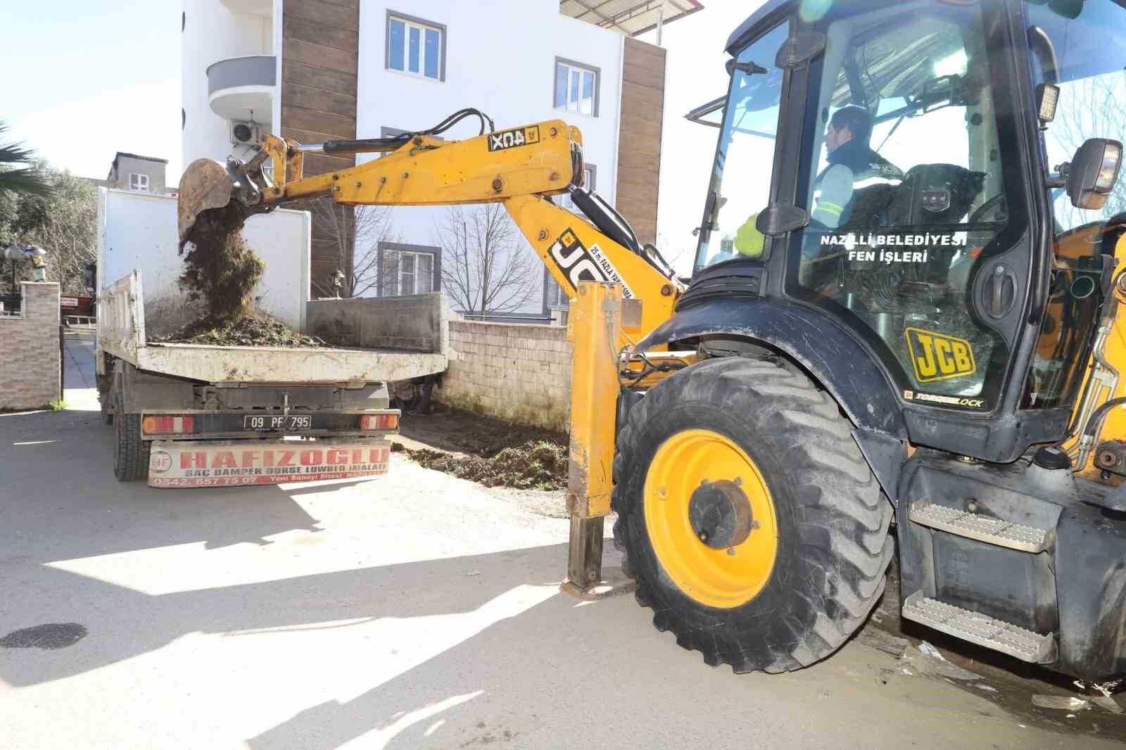 Nazillide Yol Calismalari Suruyor 833Fd50B4E426676F46Ed99445B1384E