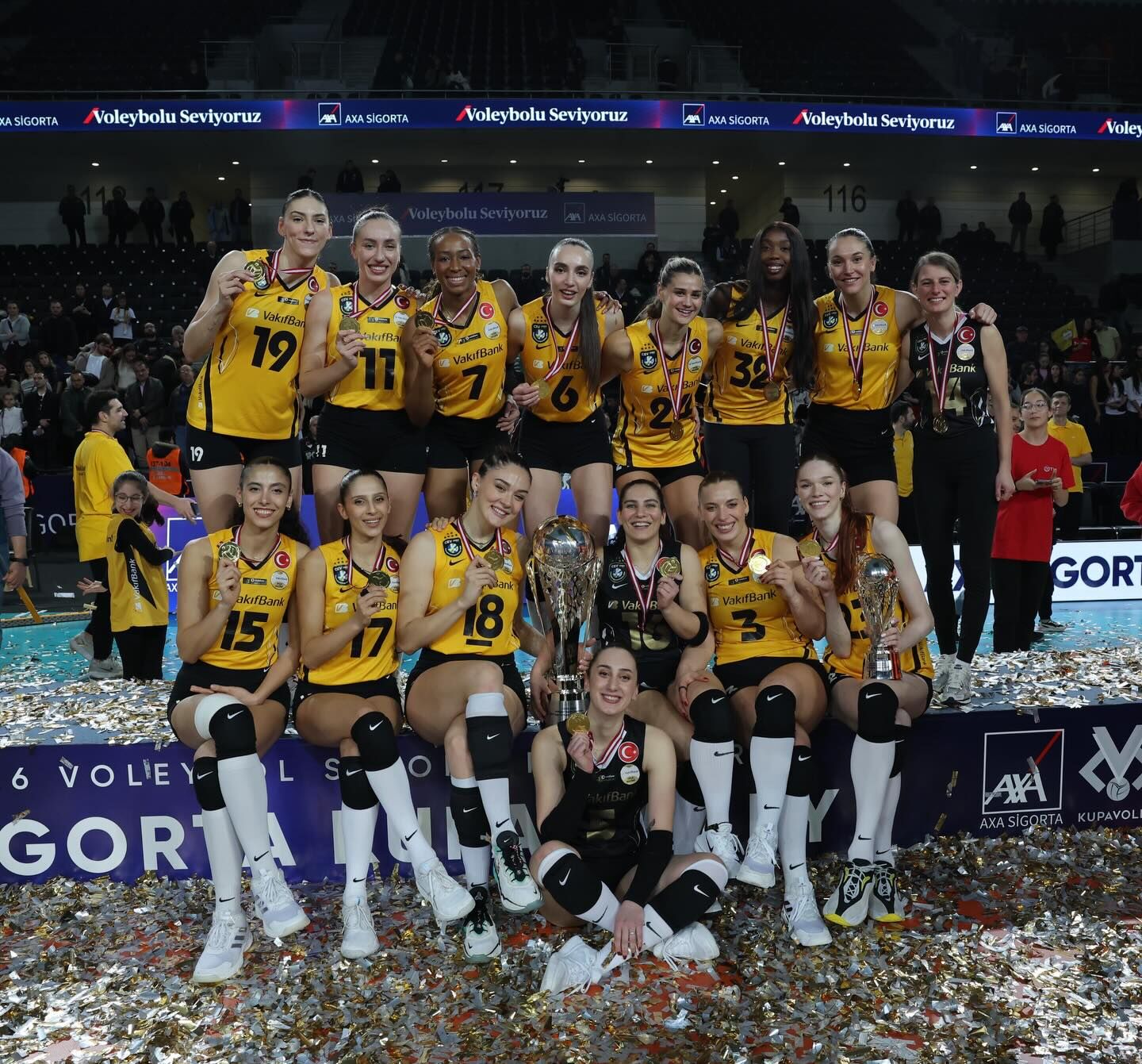 Nazillili Aylin Kupayi Kaldirdi 650052 A2B020156Dbed3D7Da33Cf19Eb4Bb29F