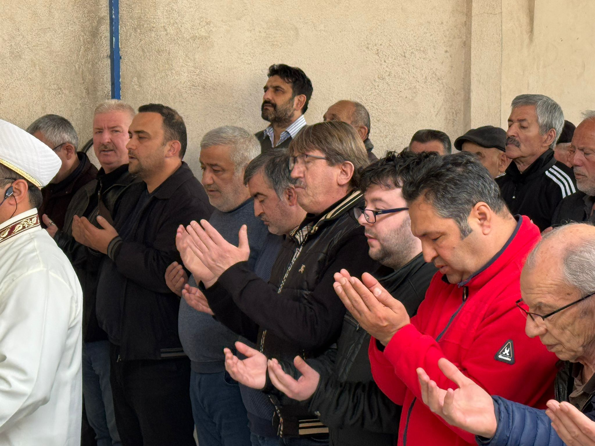 Nihal Ogretmen Dualarla Son Yolculuguna Ugurlandi 650453 Ffc9D037A904D8A574E436Bece4Fb3E0