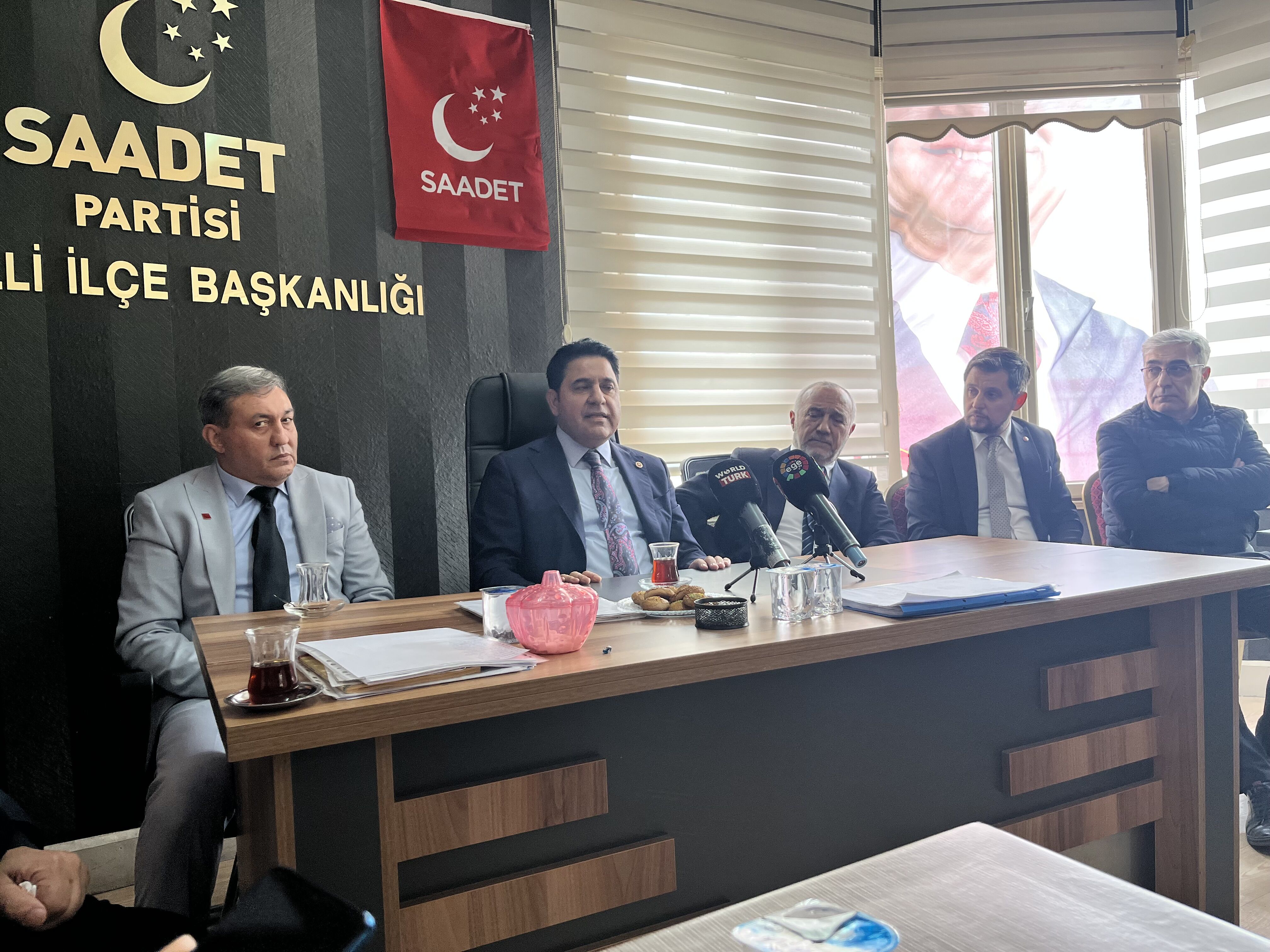 Saadet Partili Bulent Kaya Turkiye Savasin Disinda Kalip Arabulucu Olmali 650860 A982Cbfd3718D686334E2Eaf0800Ca08