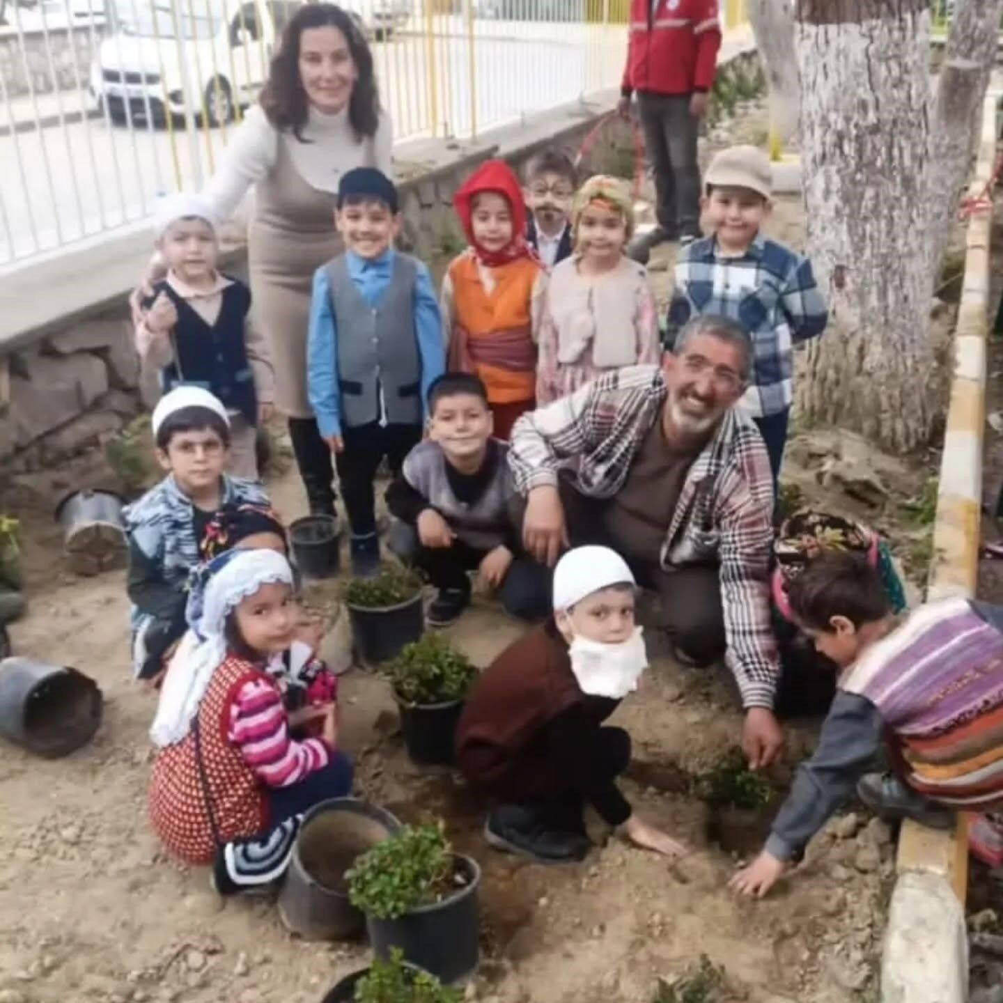 Sokede Orman Haftasinda Fidanlar Gelecek Icin Toprakla Bulustu 8Fb9A82039B40419B173544F996D1A98