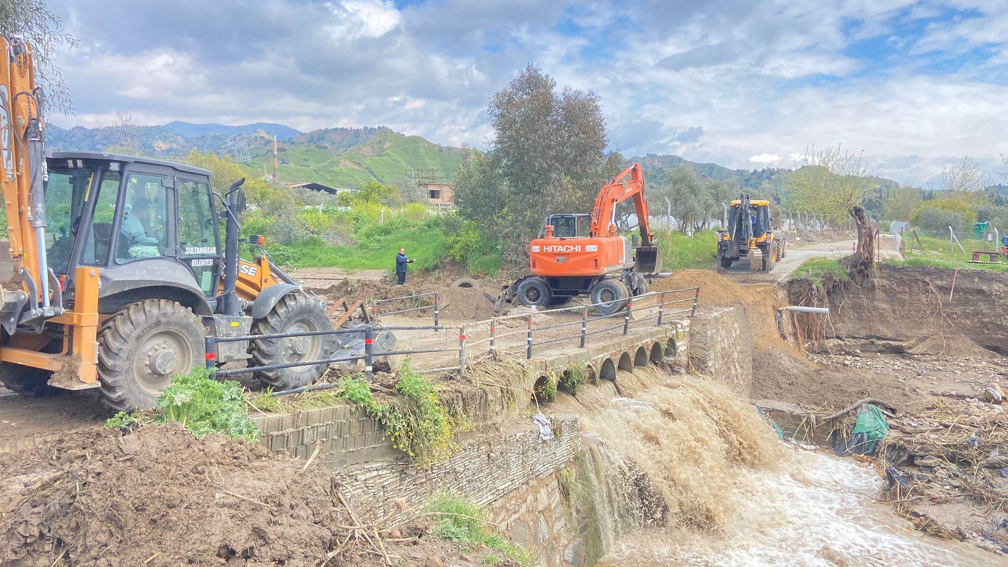 Sultanhisarda Ekipler Sahada Yaralarimizi Birlikte Saracagiz 651321 5F6F843D00A9B2Ffe8Ec3B646Ca2A147