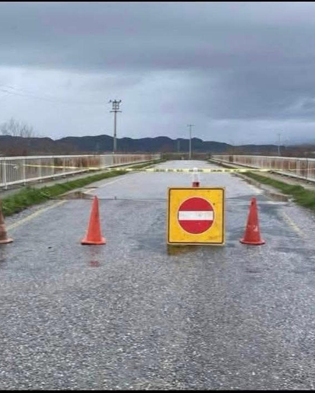 Taskin Kocarli Germencik Yolunu Trafige Kapatti 650906 300460E96203D3C770F224Defeb13C22 (1)