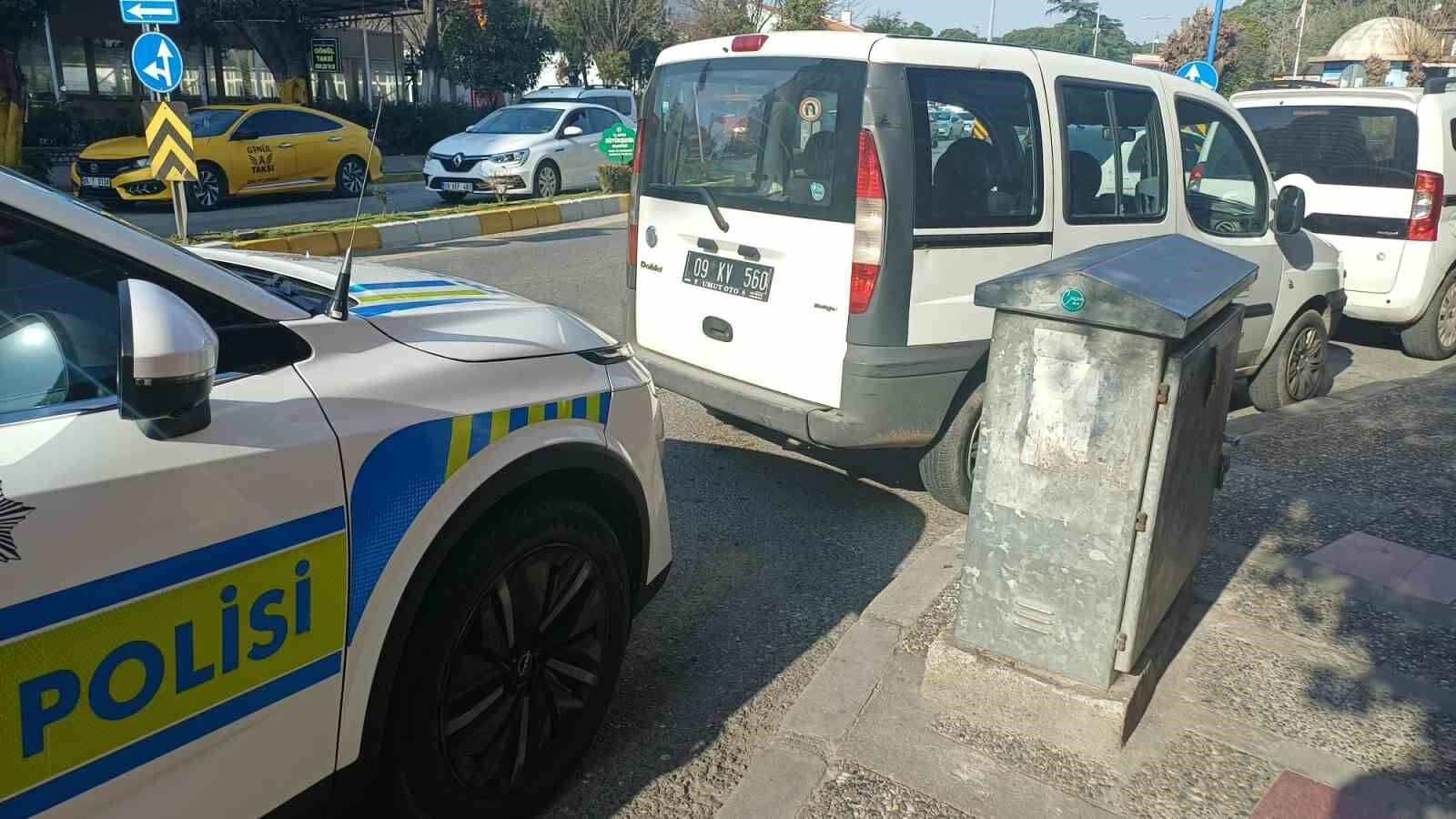 Ticari Aracla Carpisan Motosiklet Surucusu Yaralandi 07F418D3A1Ffa7F7D865B3Ac07Fb27E3