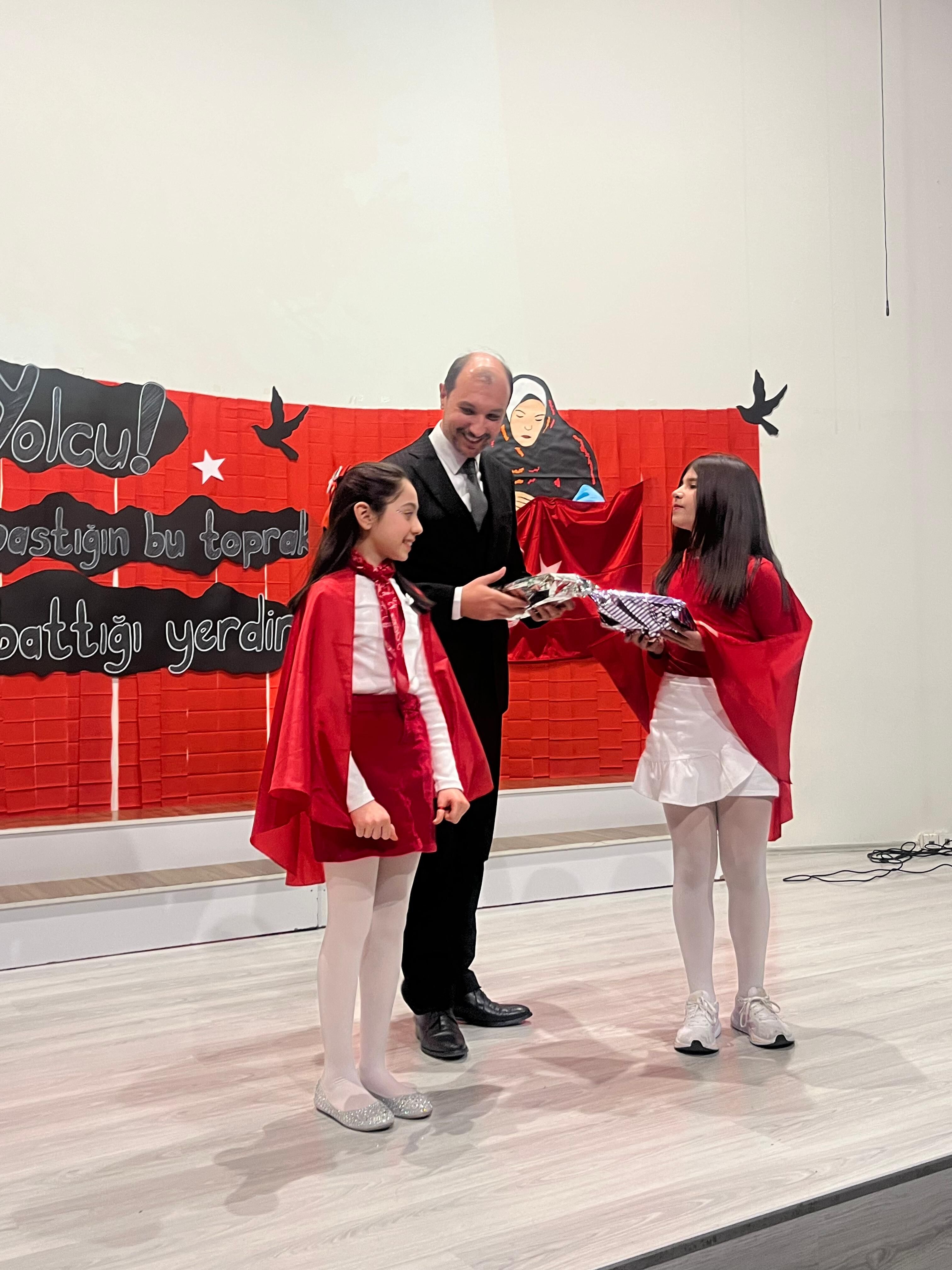 Ttj 647138 Badf2Edcce1841755768Fd9F2F2639Bb