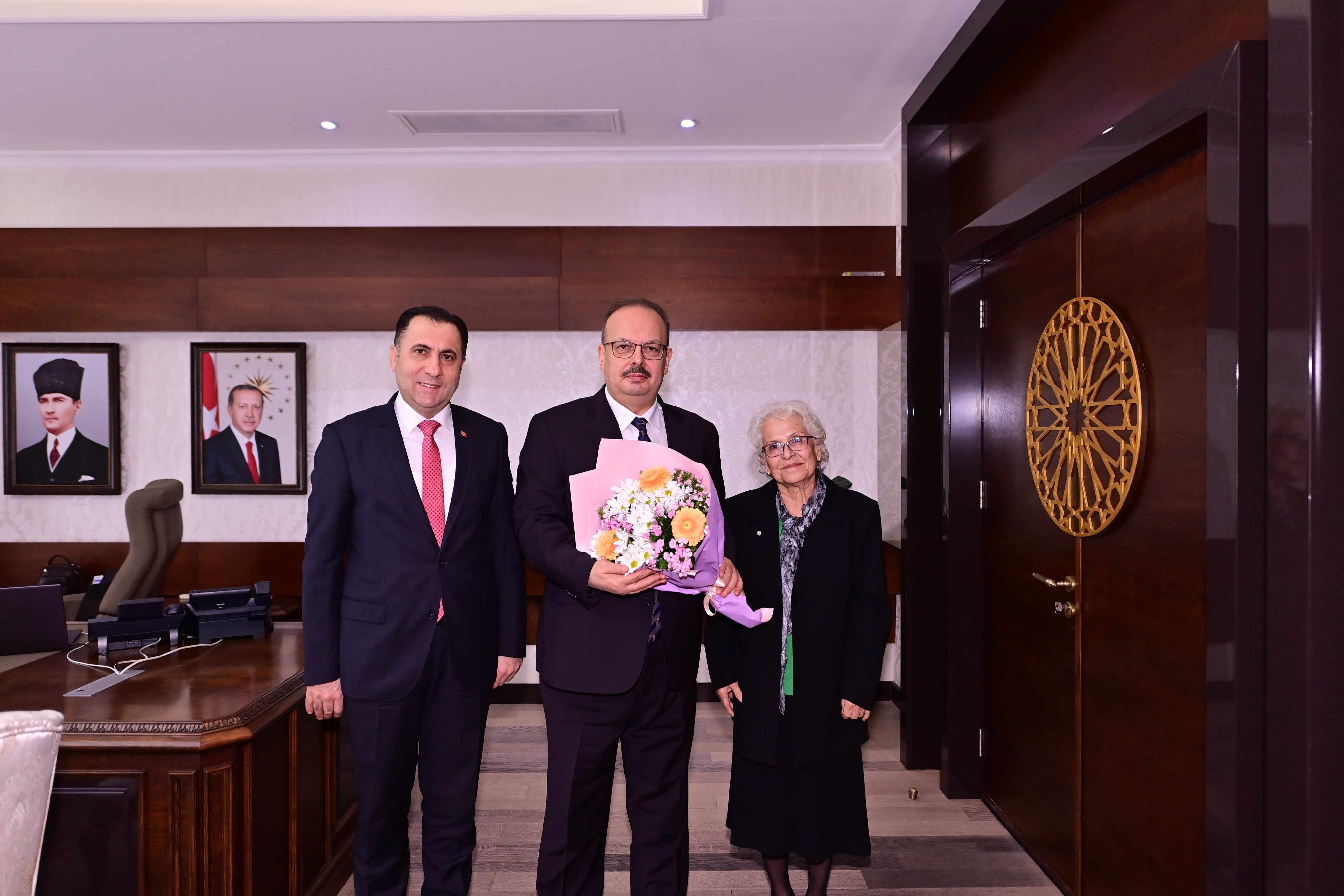 Vali Canbolat Buyuklerimiz Toplumumuzun Hafizasidir 649439 63363C0780Ec448D2Dc60B8256Fd49Bc