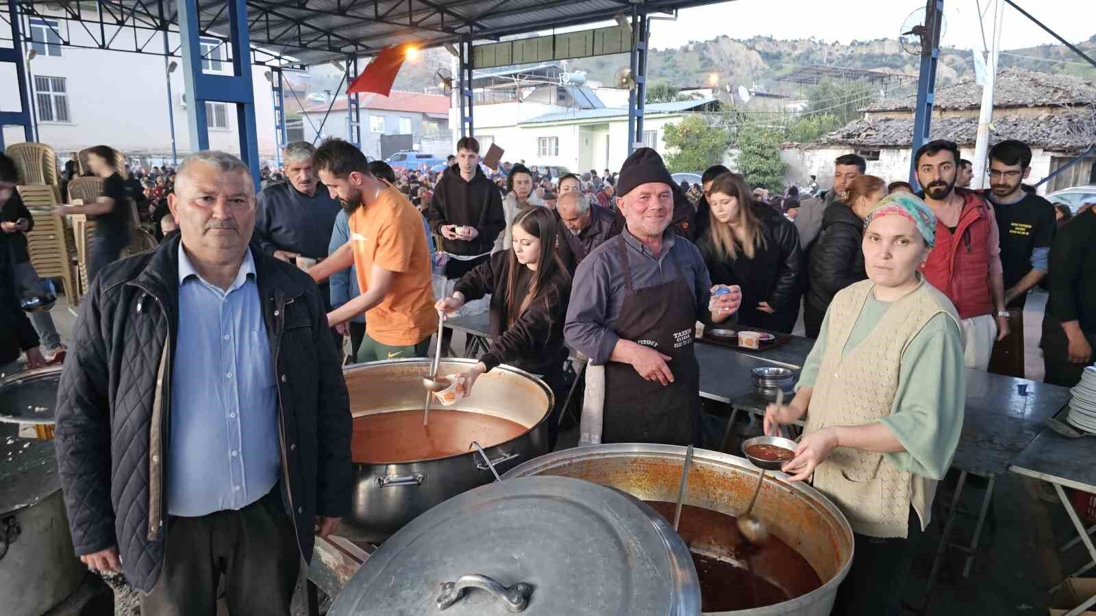 Yagdere Mahallesinde Geleneksel Iftar Bulusmasi 7F7F52C20Ef66De5C33C994C8C2973D5