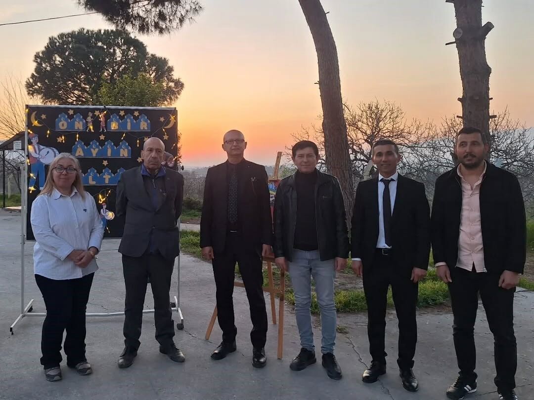 Yenipazarda Ogrenciler Ve Protokol Iftar Sofrasinda Bulustu 470807A62Dbca8Da7E115E5F11Ab5D48