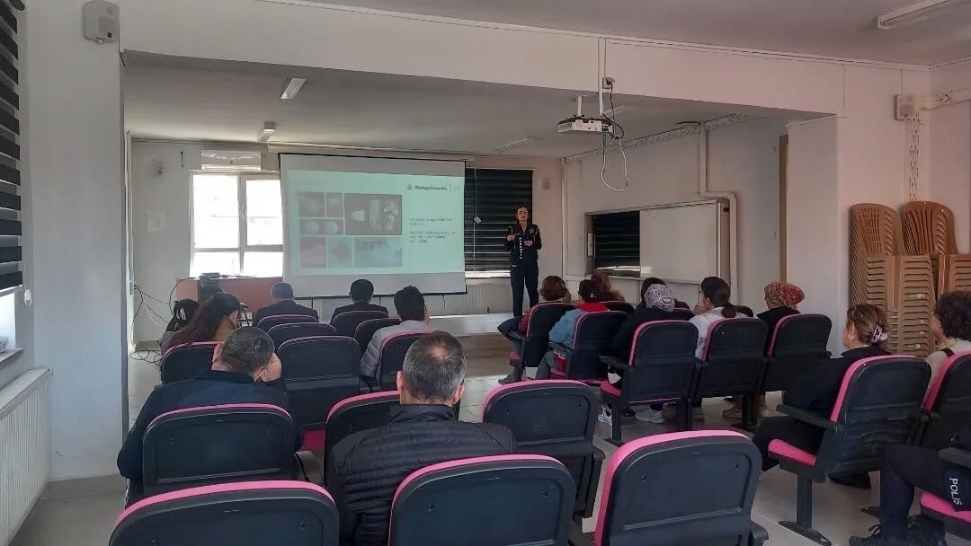 Yenipazarda Veliler Bagimlilikla Mucadele Konusunda Bilgilendirildi 5Dbdd943653A741Daa5Cdf99B99Fd429