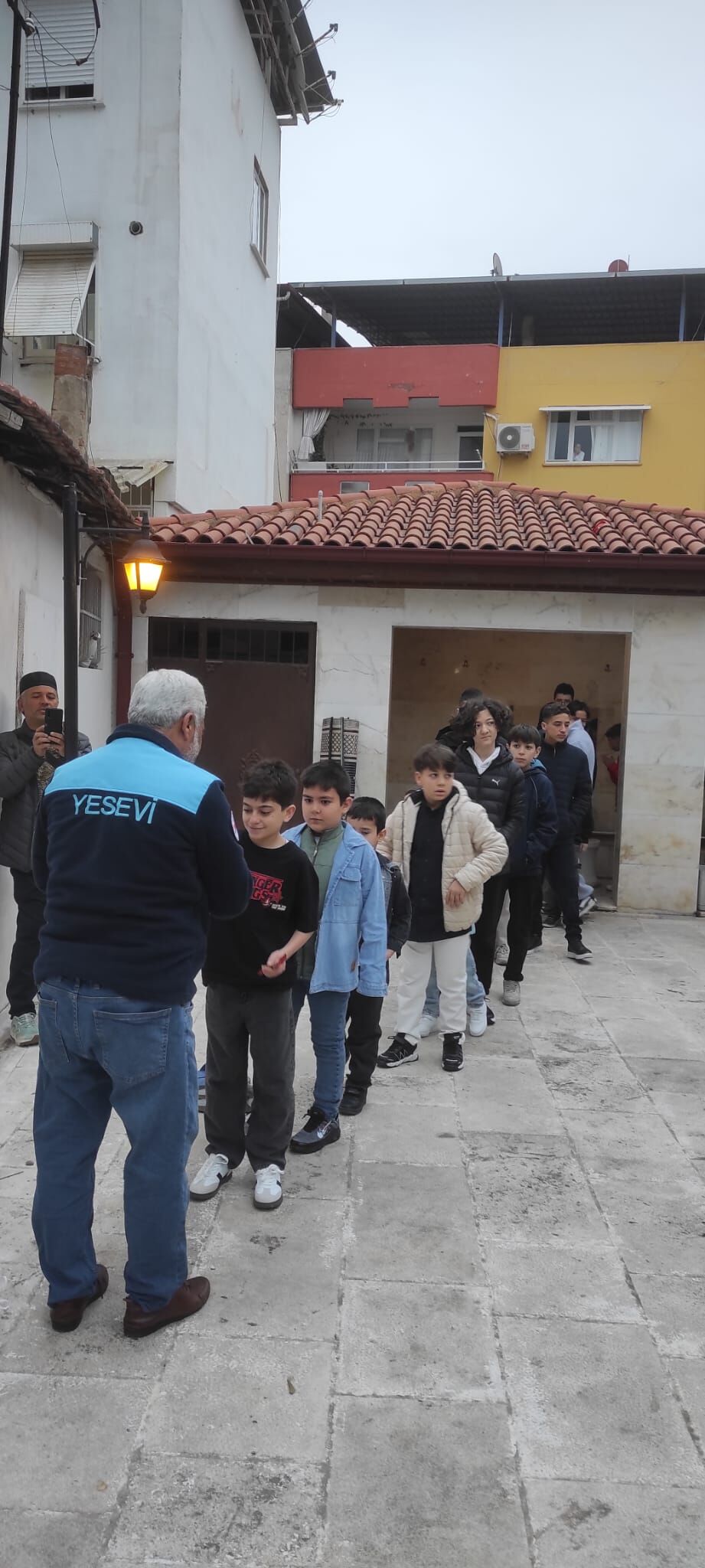 Yesevi Hareketi Dernegi Icleri Isitan Hareket Nazillide Cocuklari Sevindirdi 648859 7790882D507206D80Bb4D5Dccc6472Cb