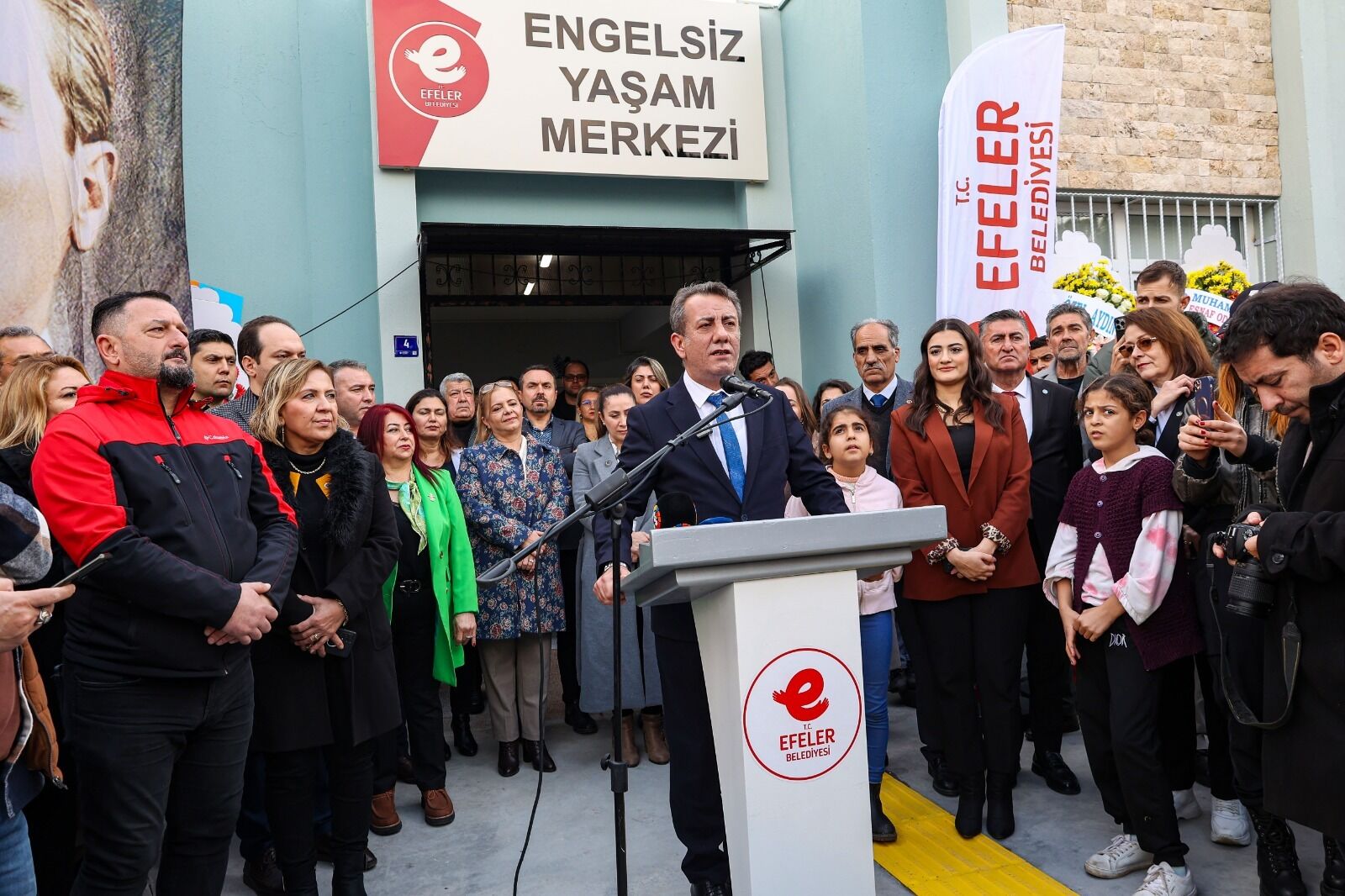 Yetiskin Efelere Altin Cagini Yasatti 651515 Dea1B38A82D24E29Dfeb6D8F4B5Aa38F