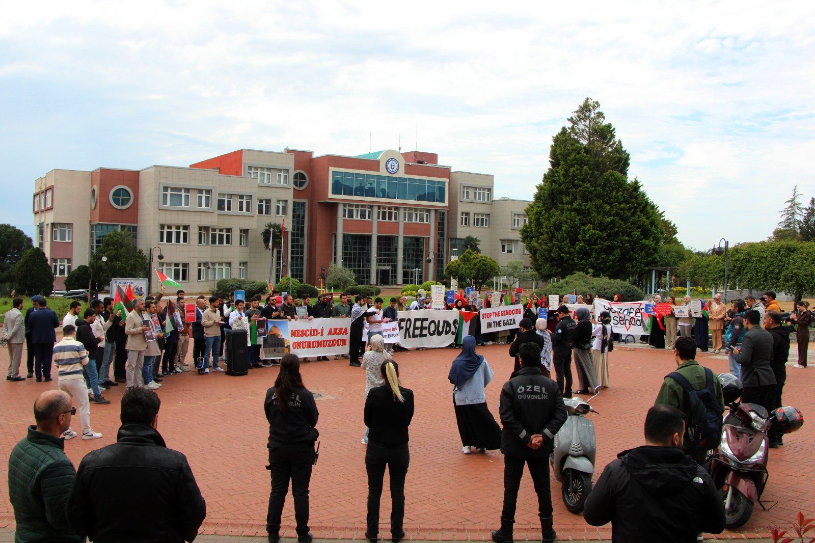 Adulu Ogrencilerden Gazze Cigligi 653687 14C46490938488315C9944Bd14446613