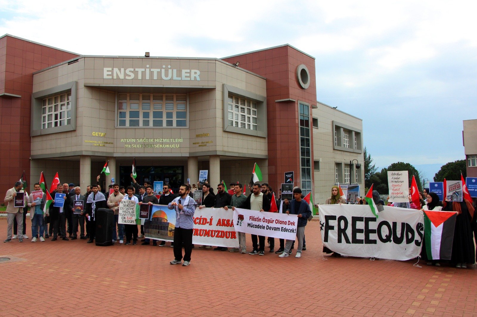 Adulu Ogrencilerden Gazze Cigligi 653687 759Dbbc4572D44Df2B9Ad757A2578079