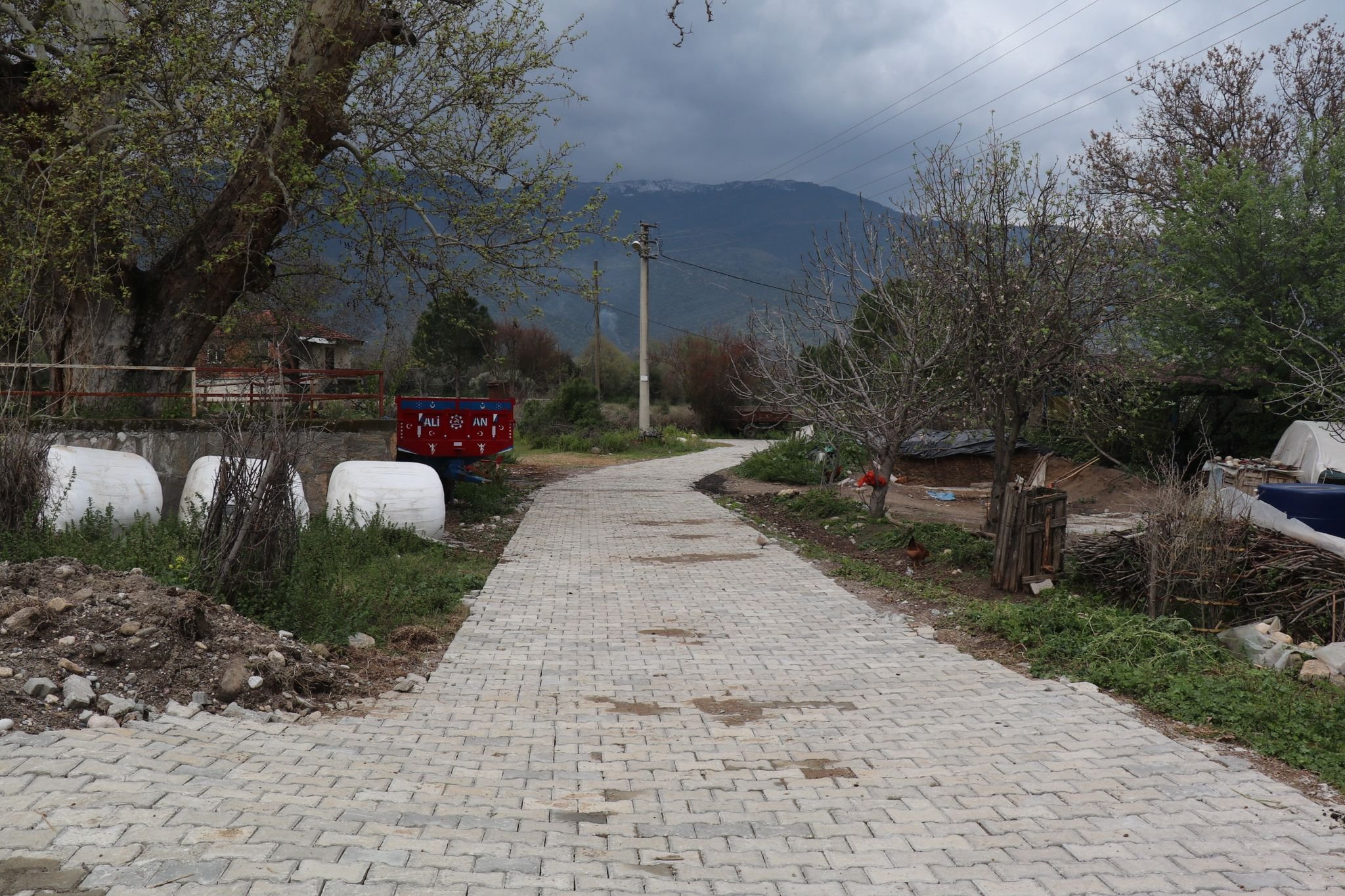 Akcayda Yollar Yenilendi Muhtardan Baskan Ozele Tesekkur 653285 Cbaf04854Cf01954Ebe86F11Fa683A2D