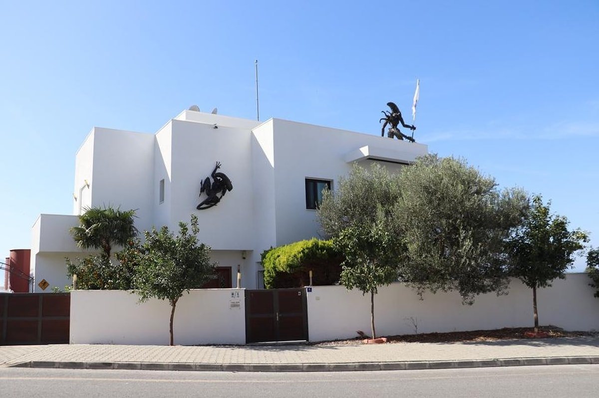 Amerikali Yayincinin Kusadasinda Uzayli Gordum Paylasimi Vir 655417 0D7083