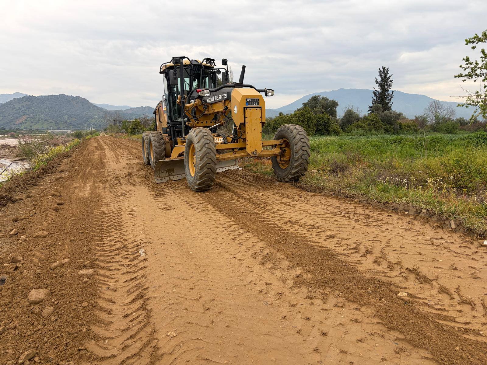 Arslanlida Yuzler Guluyor Nazilli Belediyesinden Yol Hamlesi 654007 0B9216E6794Fdb9539C75Ca8C79C86E9