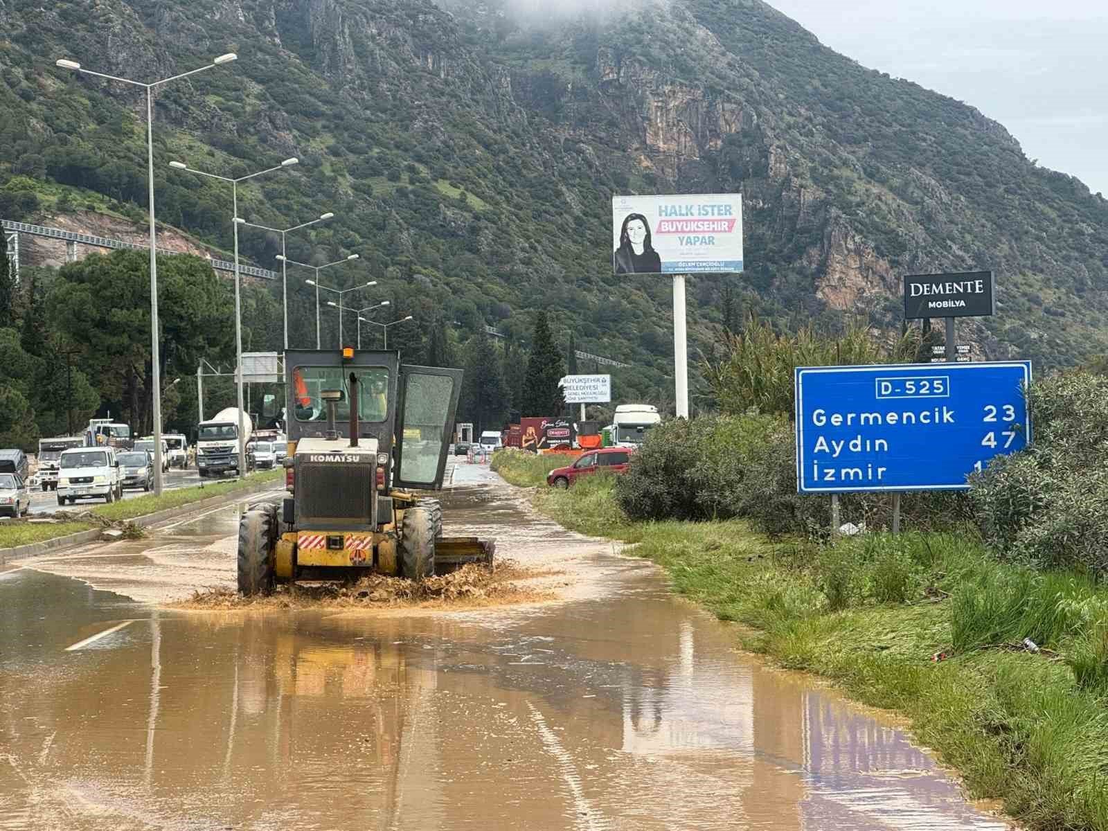 Asiri Yagislar Sokede Hayati Olumsuz Etkiliyor 13C0A30Ed9F0Cc3Cdd0F7Adc067418C7