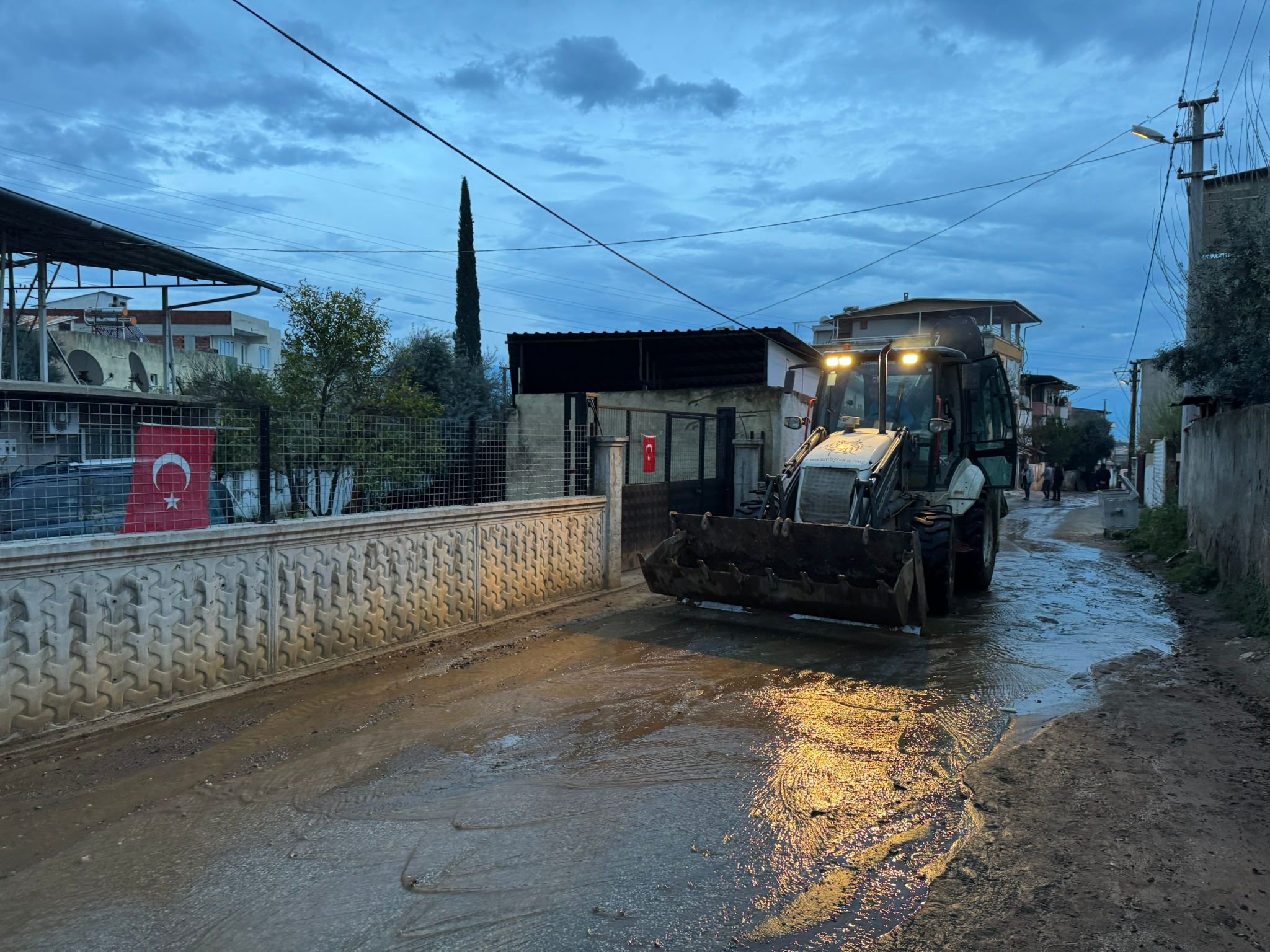 Aski Ekiplerinden Nazillide Yogun Mesai Baskan Cercioglu Duyarsiz Kalmadi 652641 4907262A1Bd5E4E837Bc63160988344A