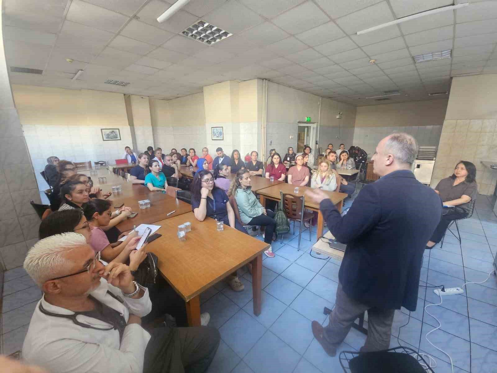 Ataturk Devlet Hastanesi Nde Saglik Calisanlarina Hukuki Egitim 1777208102942 649814