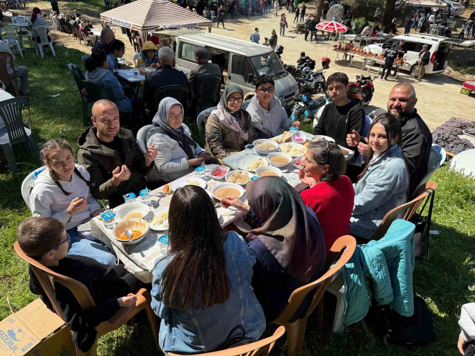 Aydin Daki 41 Yillik Gelenek Vatandaslari Ayni Sofrada Bulusturdu 1776751205288 740320