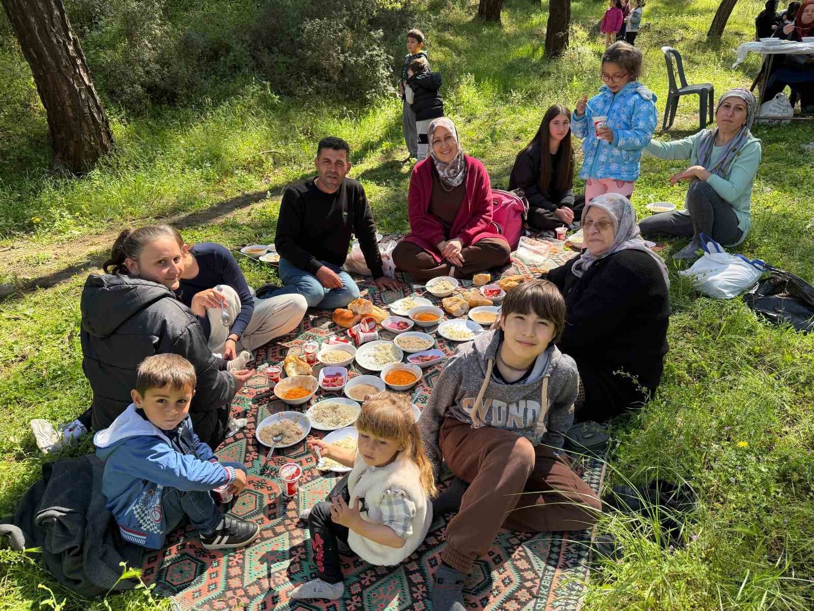 Aydin Daki 41 Yillik Gelenek Vatandaslari Ayni Sofrada Bulusturdu 1776751206211 941411