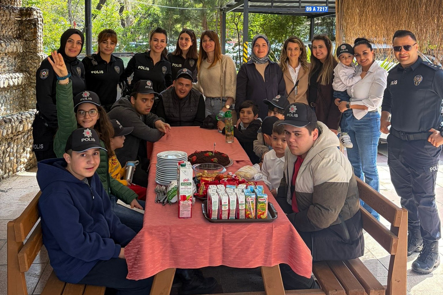 Aydin Polisi Otizmli Ogrencilerin Yuzunu Guldurdu 654642 6Eba38