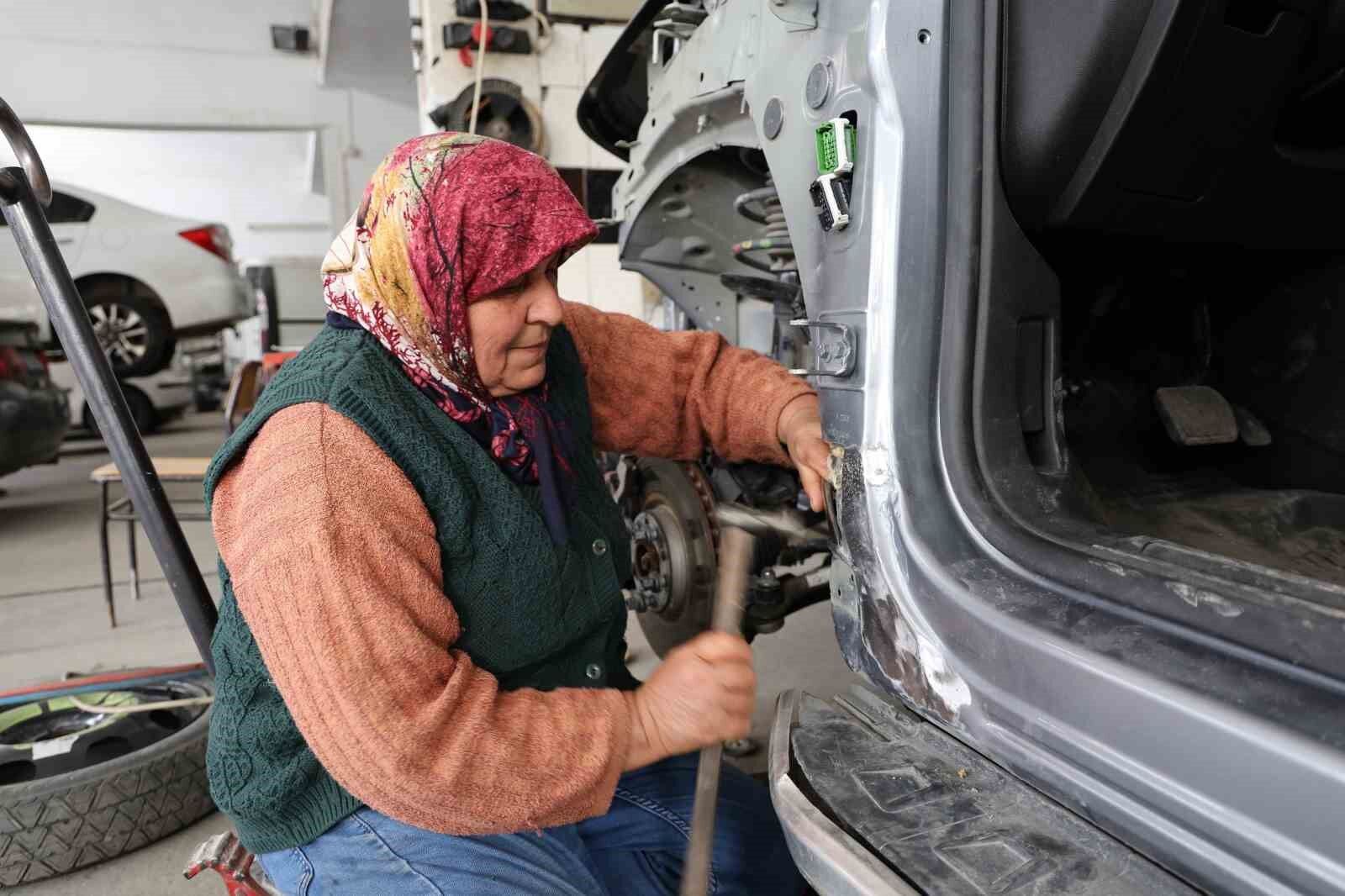 Aydin Sanayisinin Kadin Ustasi On Parmaginda On Marifet 55Fb49F72E8B1D21A845660C971F06Af