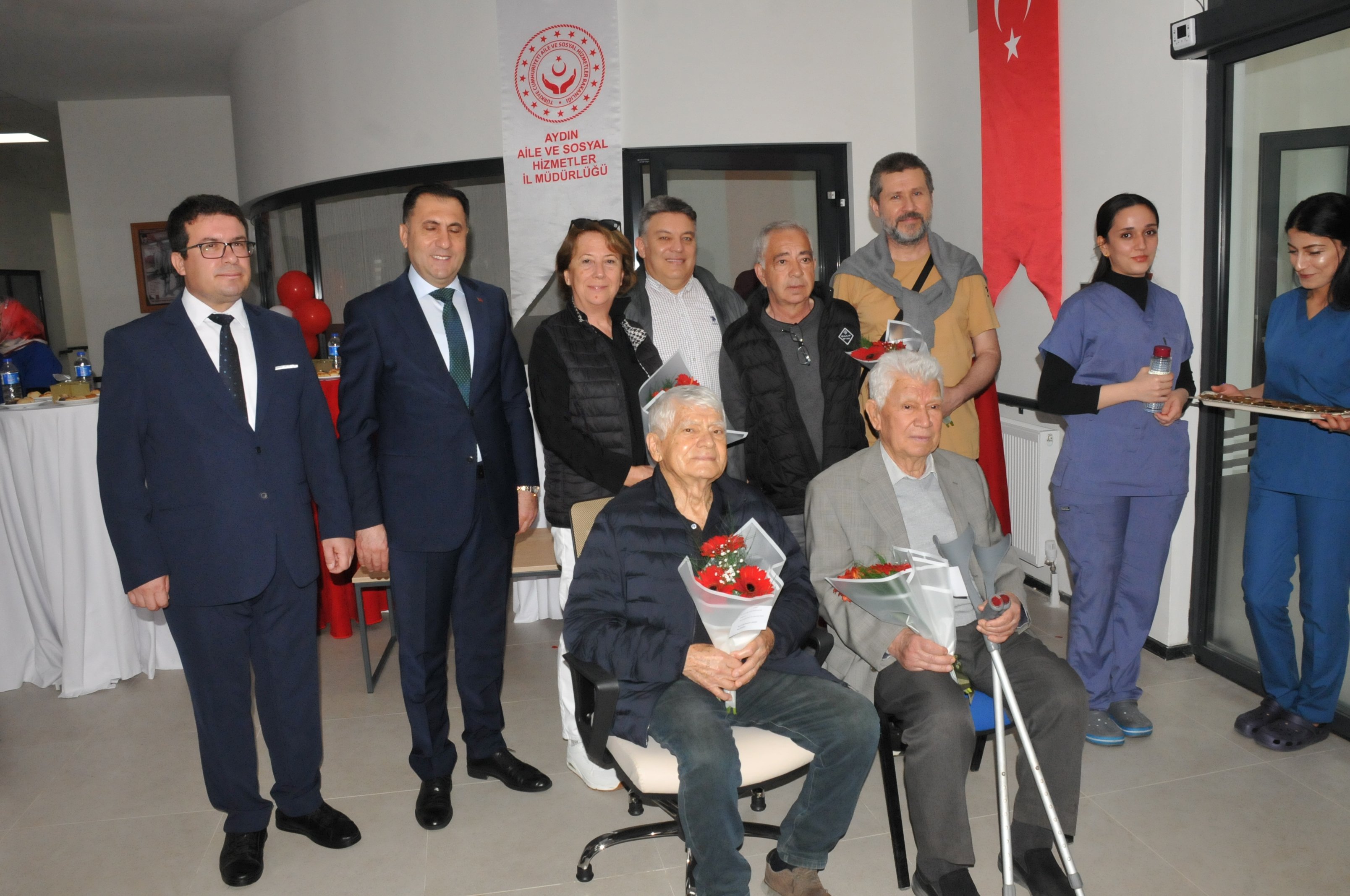 Aydina Otel Konforunda Huzurevi Yuvalarina Yeniden Kavustula 655416 09321A