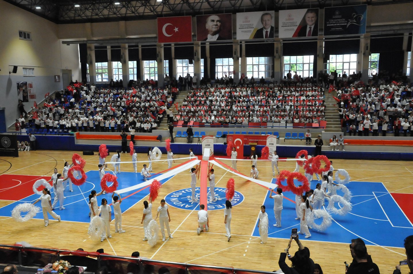 Aydinda 23 Nisan Buruk Kutlandi Saldirilar Golgesinde Toren 656810 3B055C