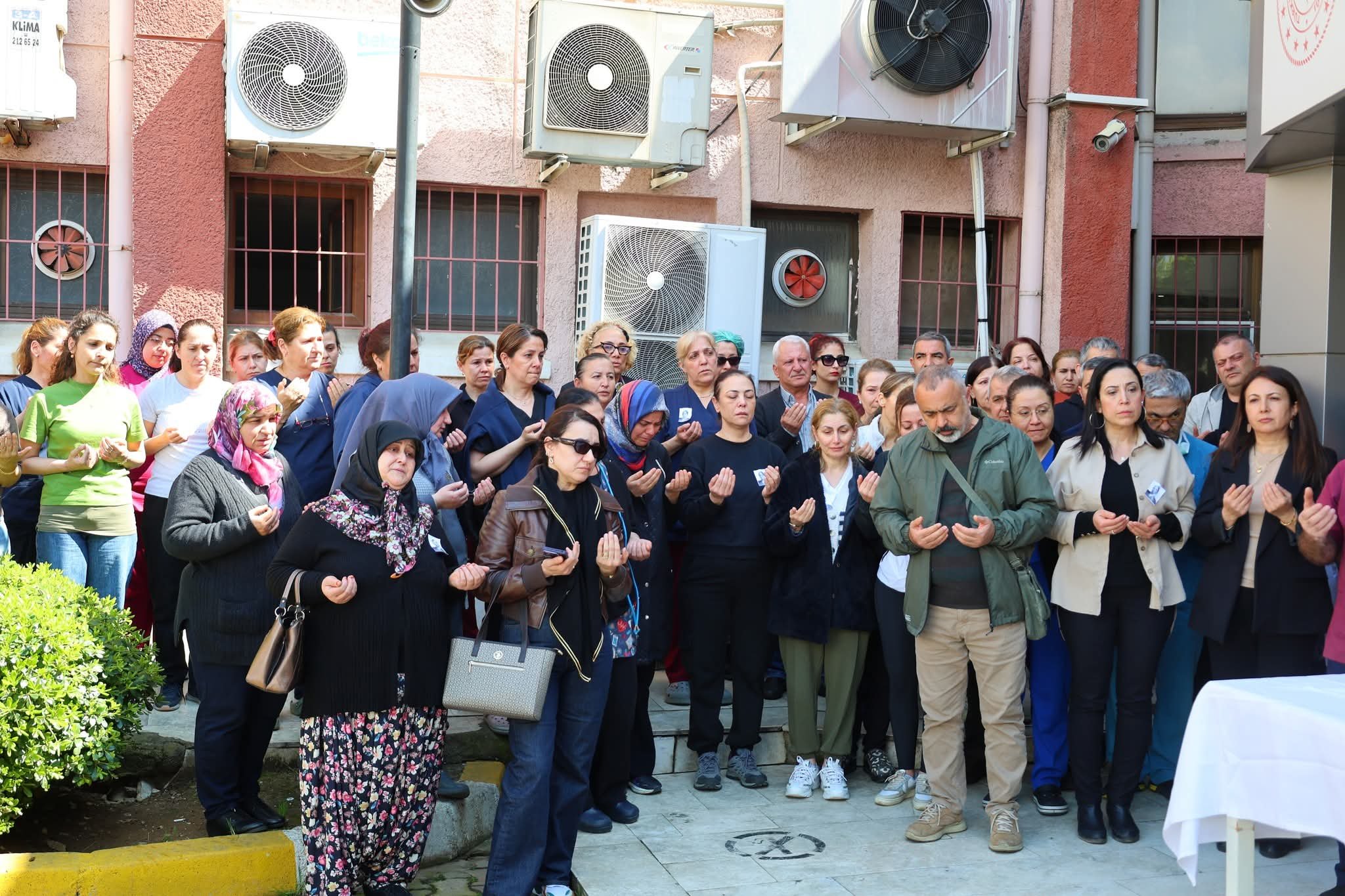 Aydinda Hastane Personeline Veda 652923 419F2Eef253B766Cf3F9A87Fdad822E8