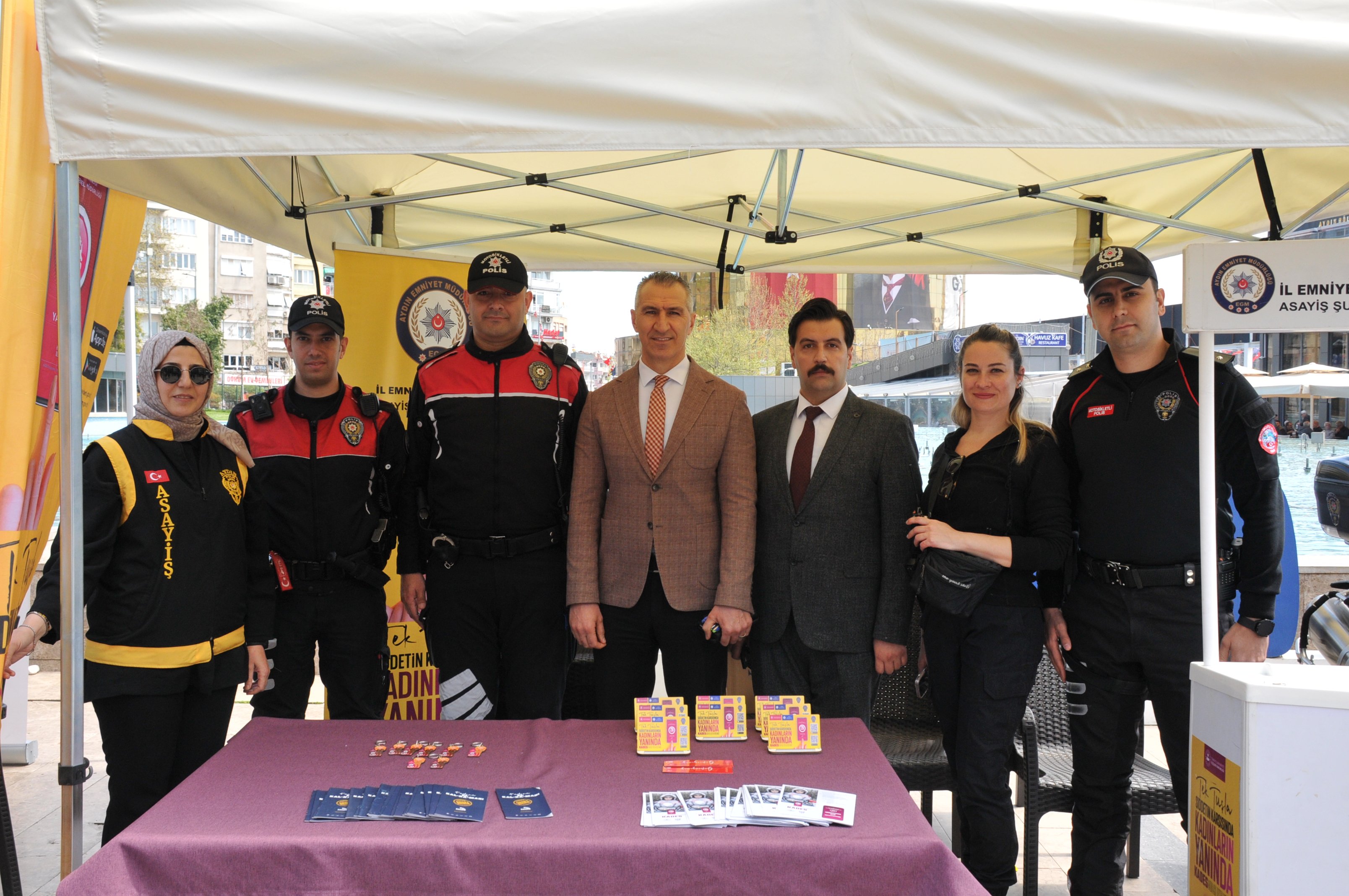 Aydinda Polis Teskilati Halkla Bulustu 653334 B1E4B7C89Ca9F40Bebf2Adccce89Aebc