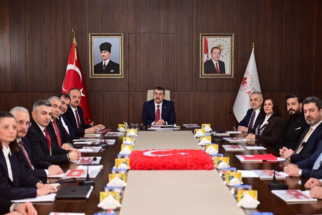 Aydinda Siniflar Ne Kadar Kalabalik Bakan Tekin Acikladi 652192 27D6669B9892F37D61F72A570Bb2Dfc4