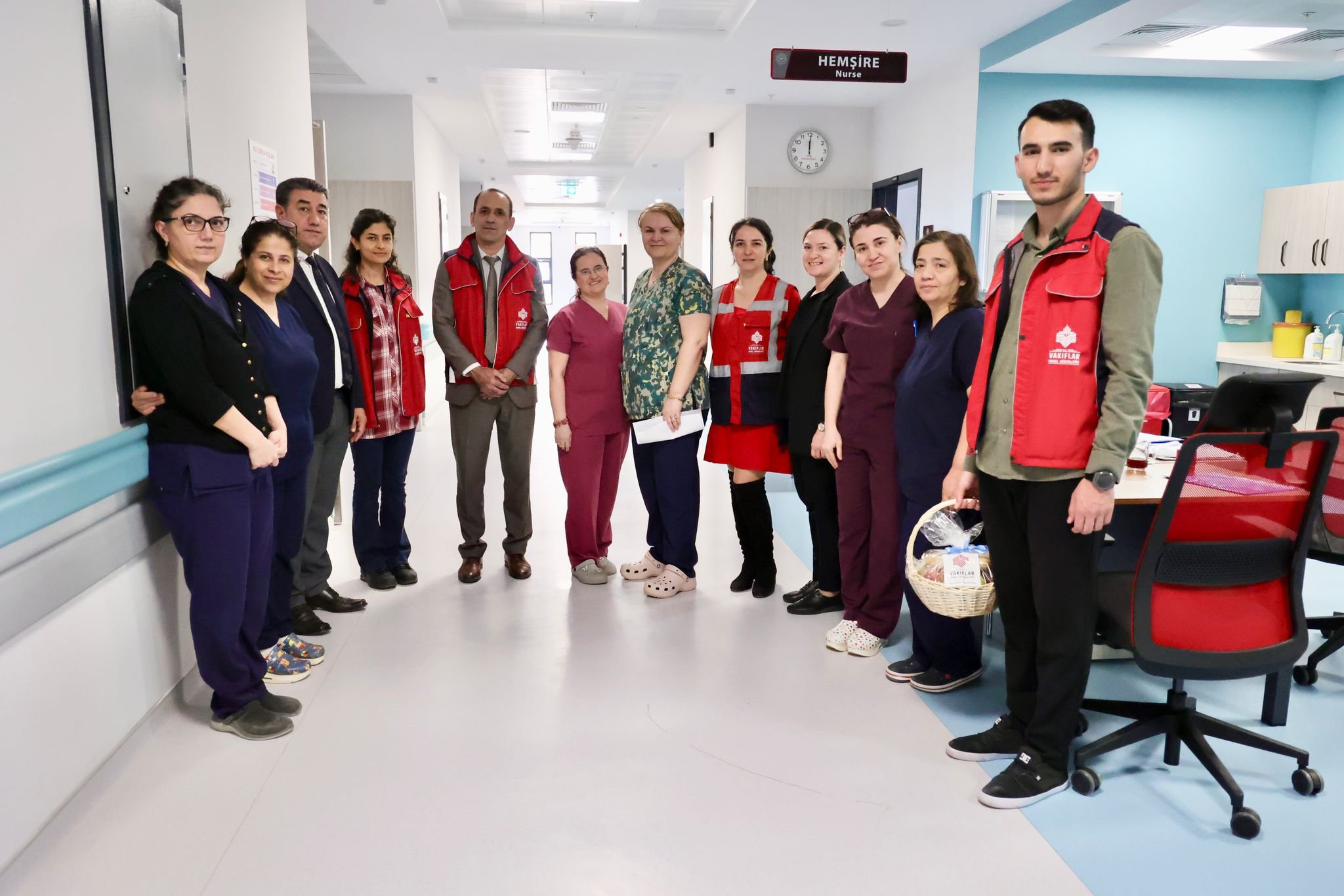 Aydinda Vakif Medeniyeti Yasatiliyor Hastalara Meyve Ikrami 655470 66601B