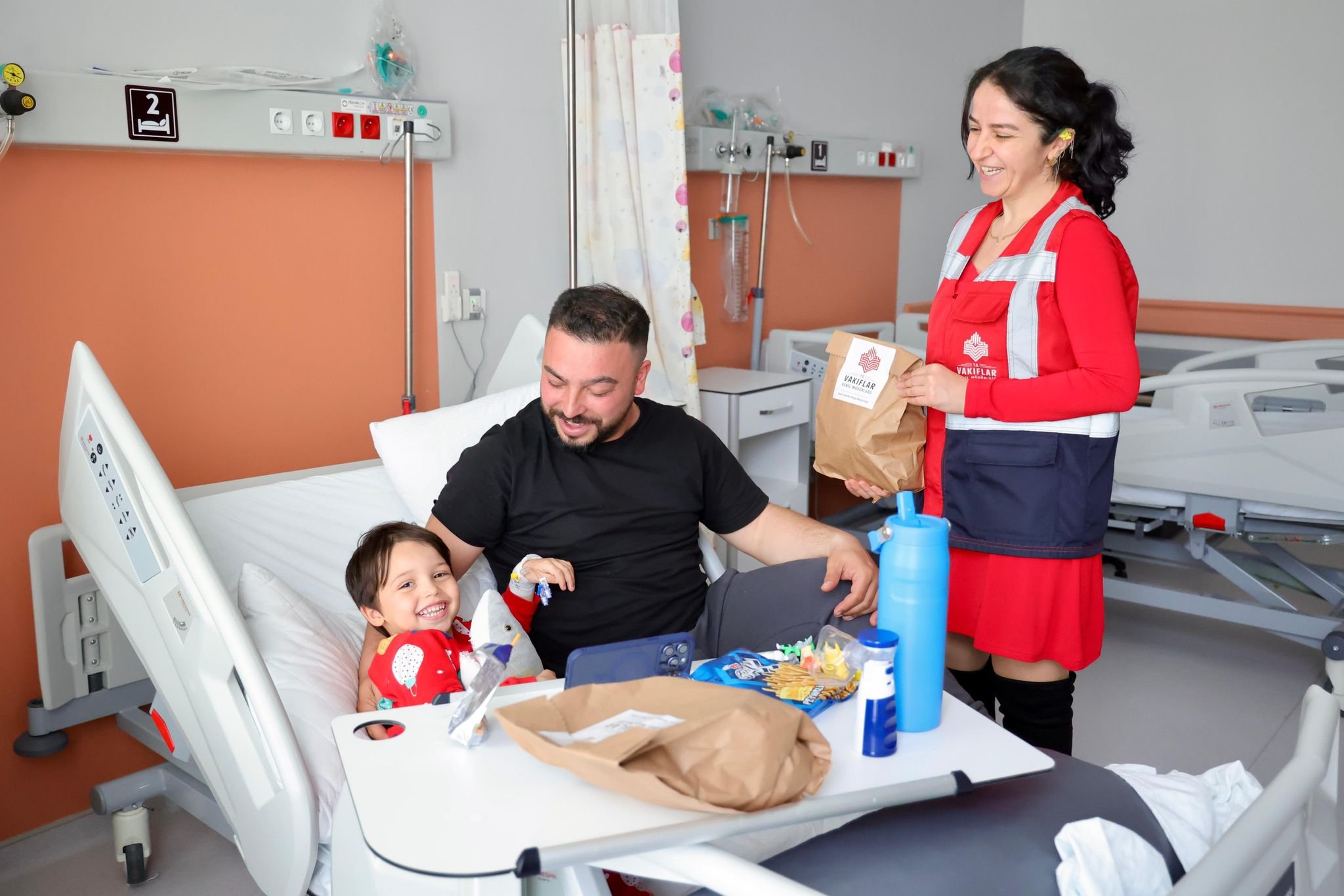 Aydinda Vakif Medeniyeti Yasatiliyor Hastalara Meyve Ikrami 655470 Ab51A9