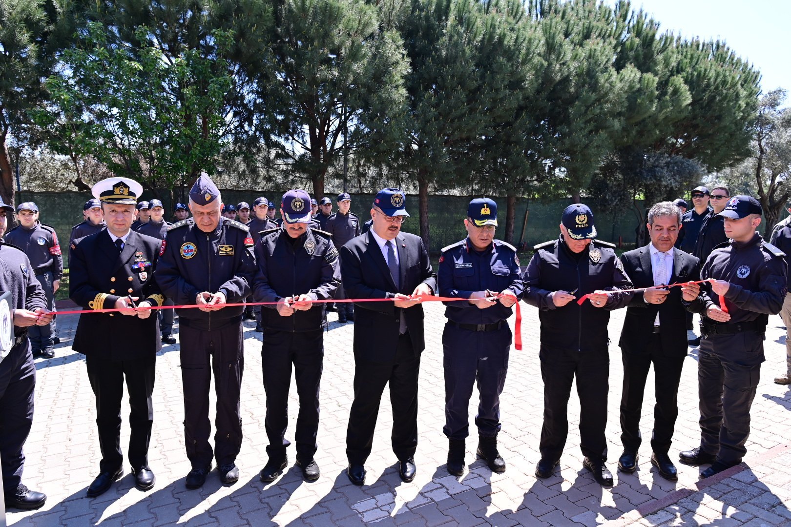 Aydinda Vefa Ornegi Sehit Polisin Adi Poligona Verildi 656426 64308B