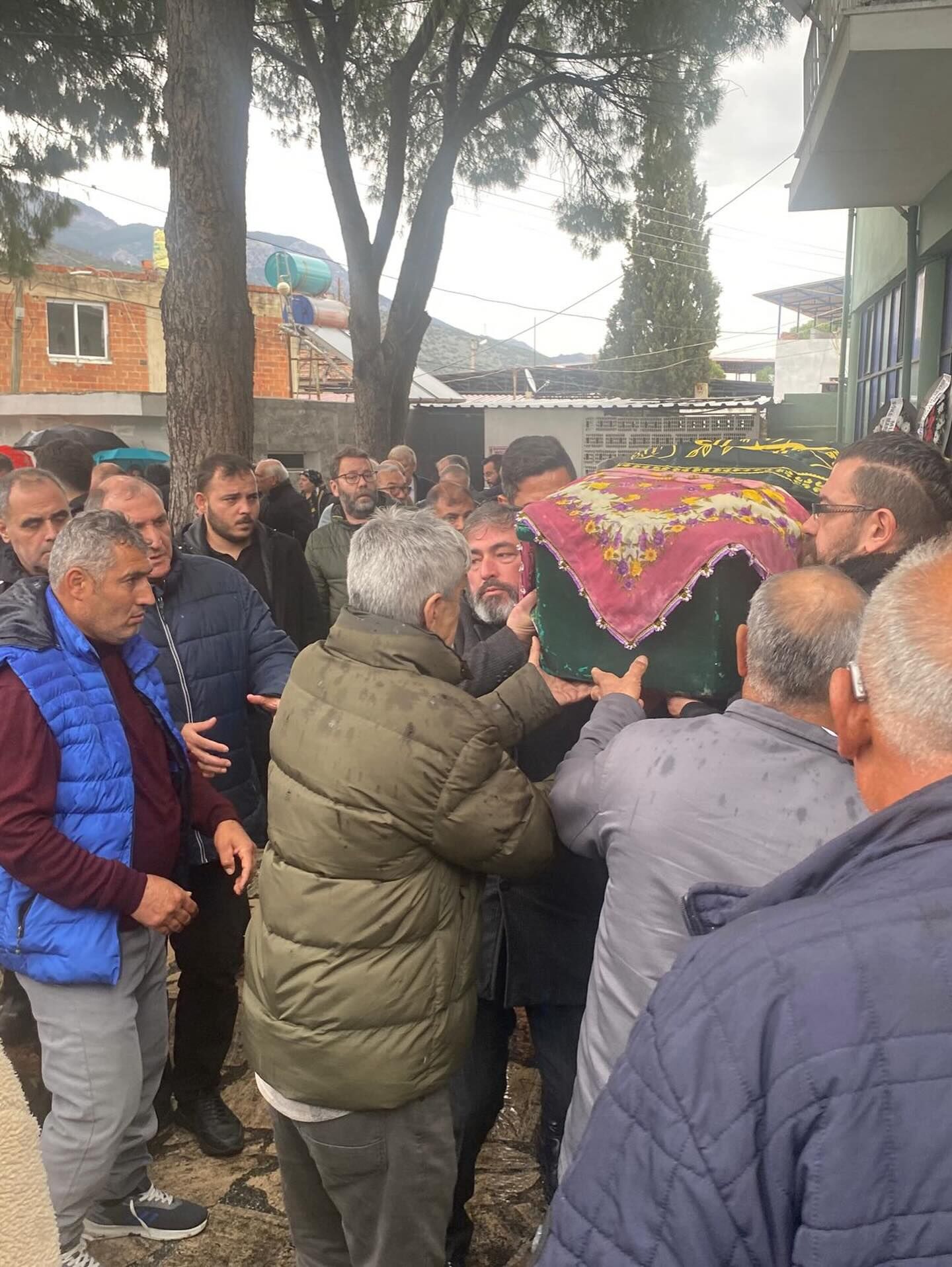 Aydinli Baskanin Anne Acisi 651794 6Ac799115Cb1491865C9662F9Ec9799F