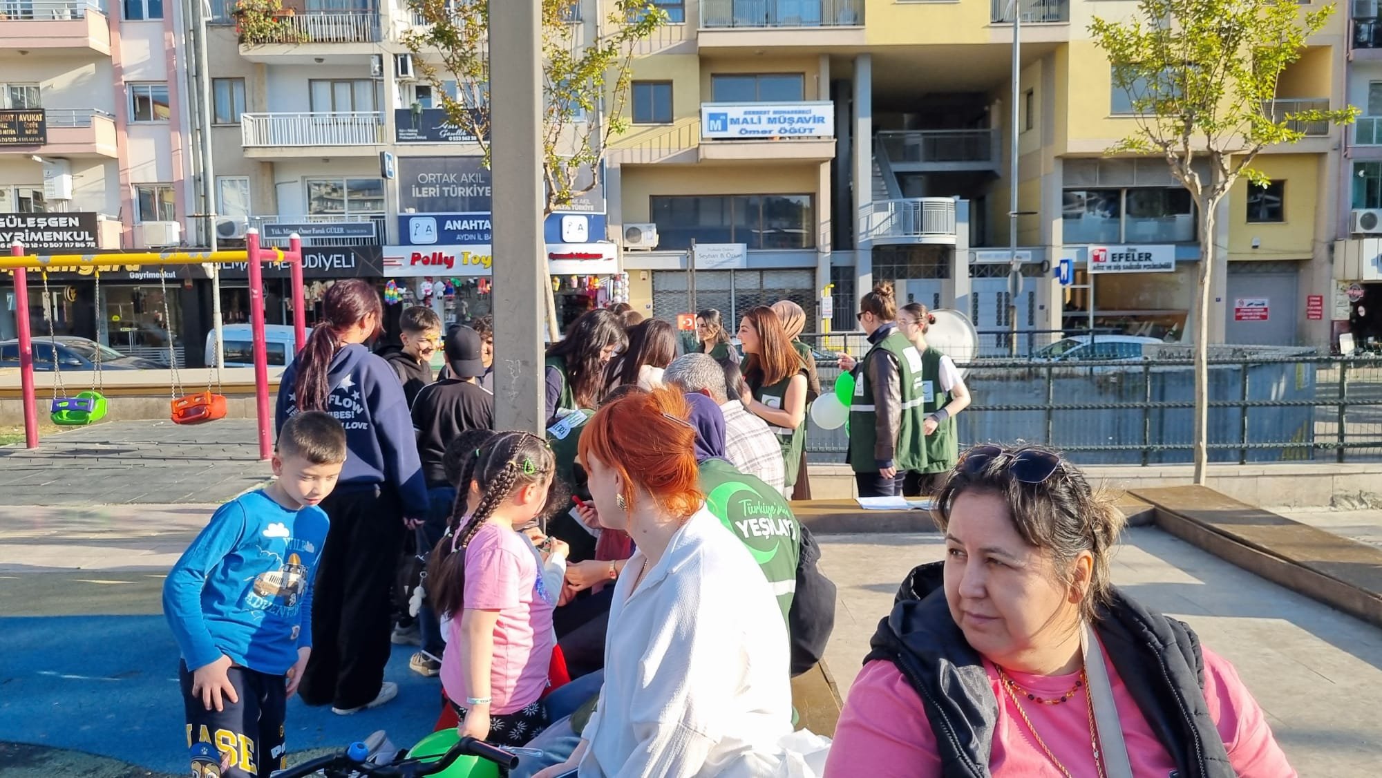 Aydinli Minik Kalplere Anlamli Hediye 656510 Db80Cf