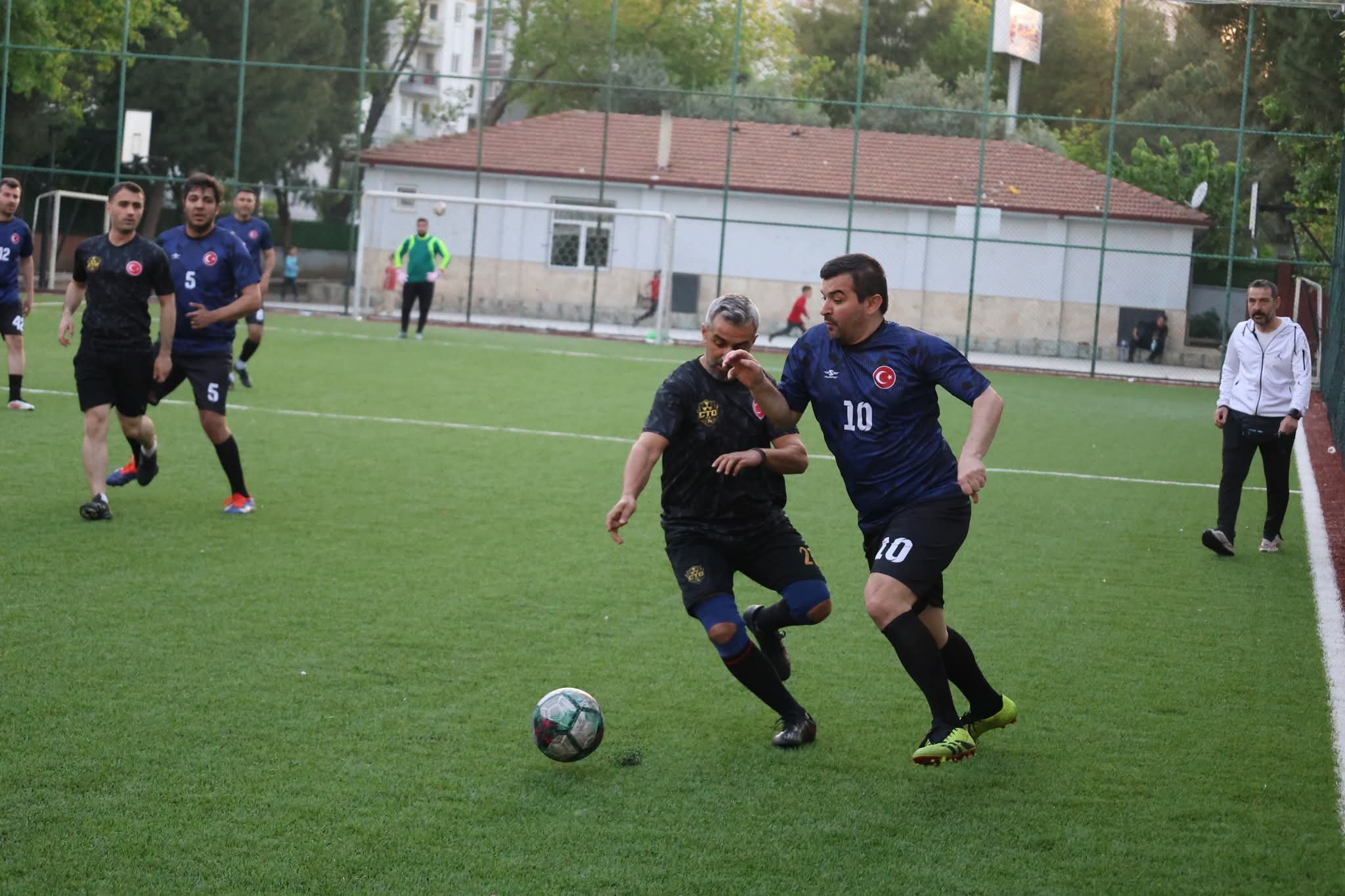 Aydinli Saglik Personeli Bu Kez Sahada Ter Dokuyor 657744 74B1Ca