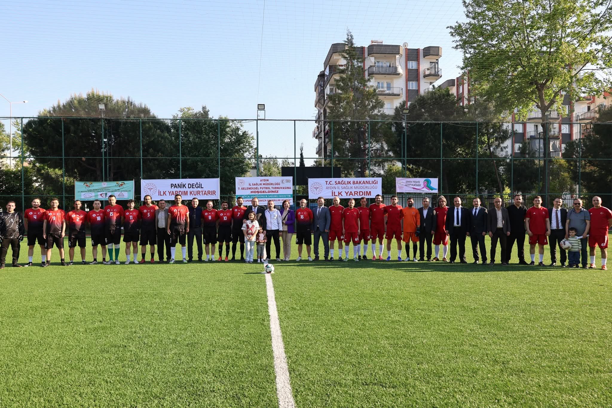 Aydinli Saglik Personeli Bu Kez Sahada Ter Dokuyor 657744 9F9488