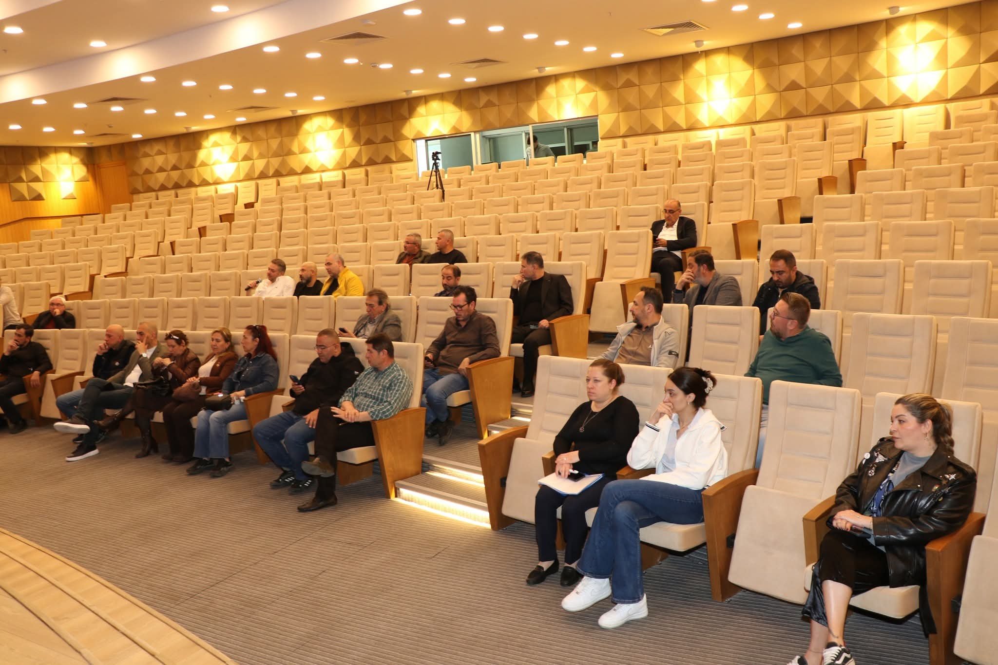 Ayto Meclisi Toplandi 657200 B16Cdc