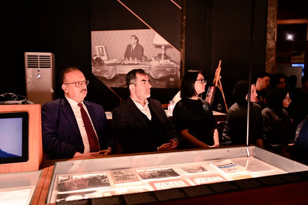 Bakan Tekin Aydinda Ayaginin Tozuyla Ogrencilere Ders Verdi 652078 4B94B30Da1Faabc366Bc53000Ddca73D