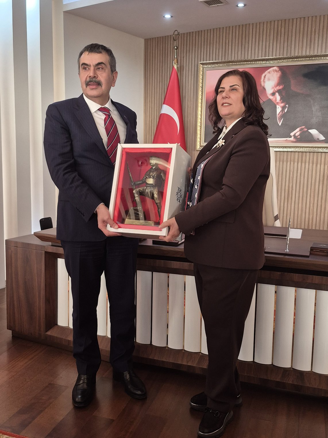 Bakan Tekinden Cerciogluna Ziyaret 652291 Ccb096C013Cd0Bd30E862C692C8E38Ff