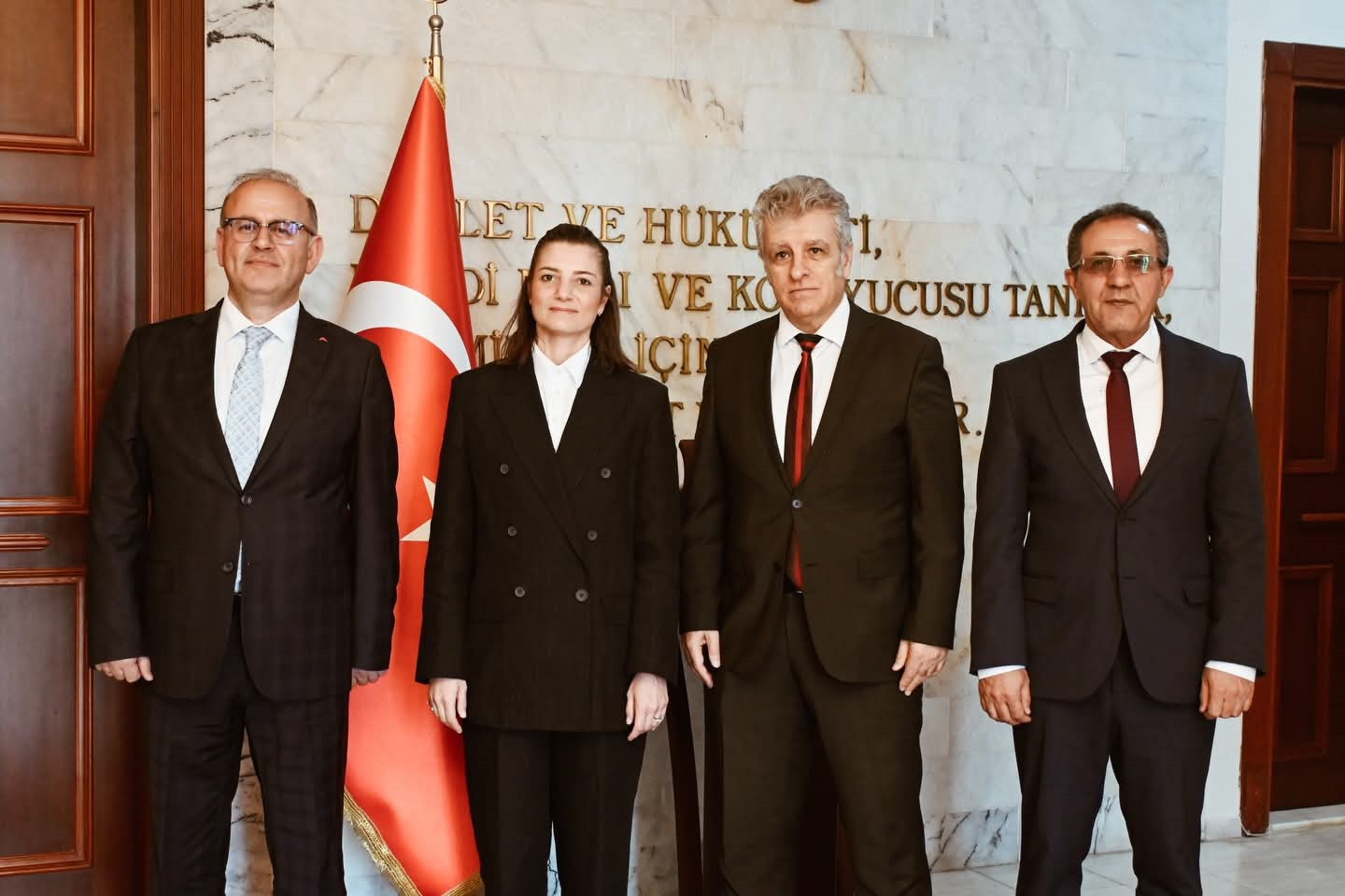 Bakanlik Insaat Ve Emlak Genel Muduru Durna Kusadasinda 652374 Be4Dc44B86F41F63D8E294A6345393C2