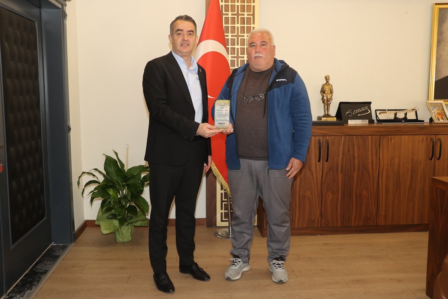 Baskan Arici Emekli Personelin Haklarini Odedi 653077 69B4C60994371E3347E6Aa48F68Ccd9D