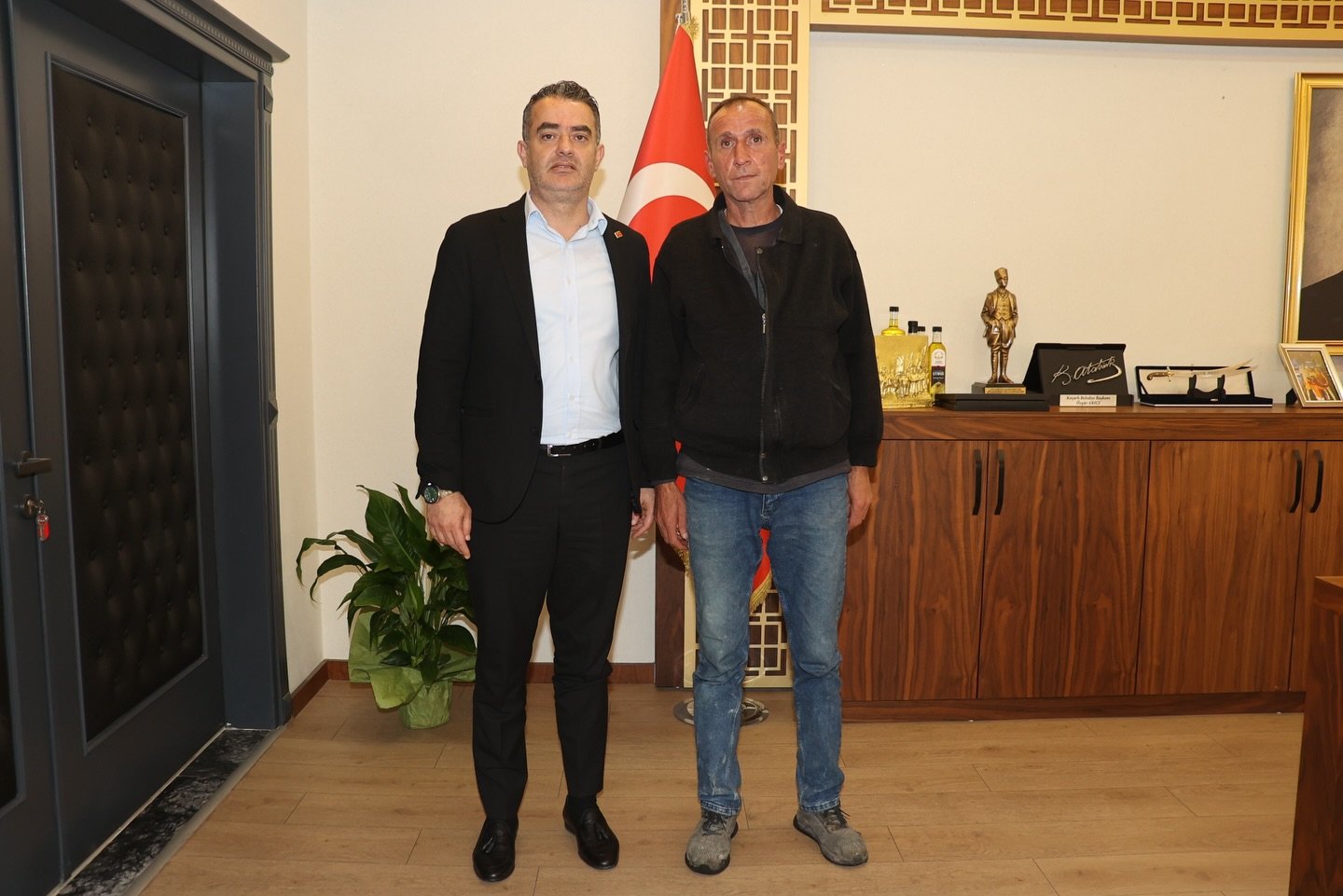 Baskan Arici Emekli Personelin Haklarini Odedi 653077 A06Be87165Aea74877Bc895Bbe85B0A6