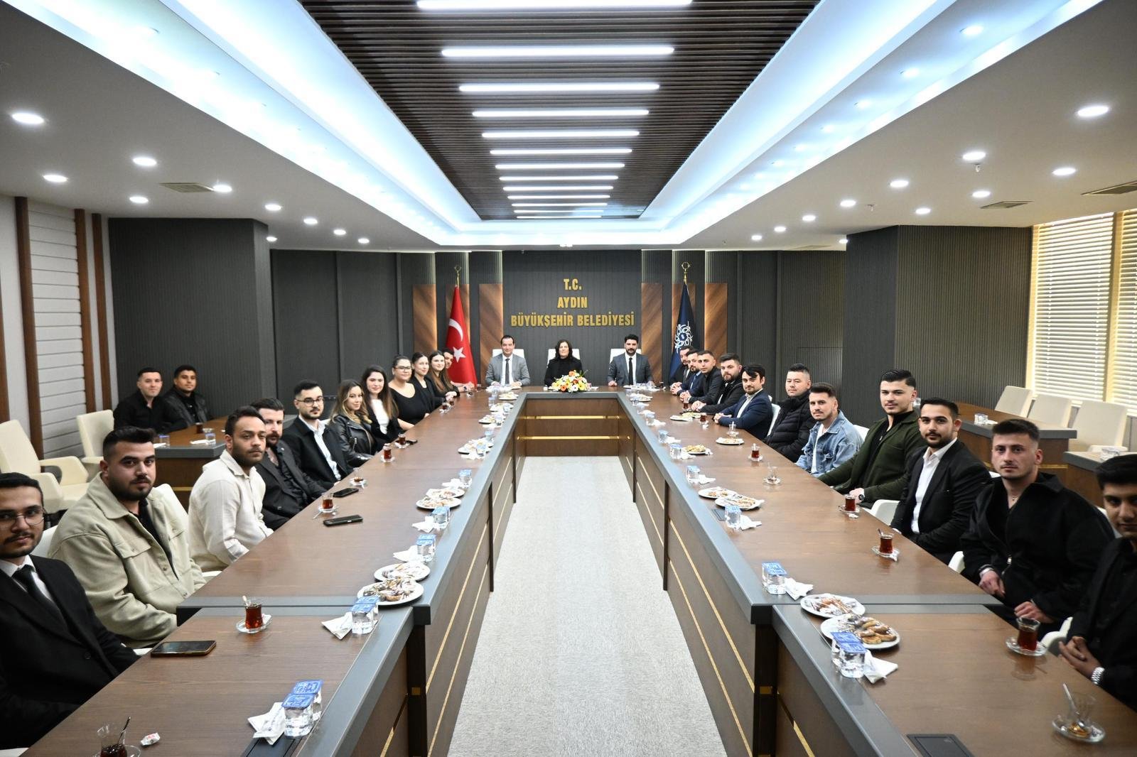 Baskan Cerciogluna Ak Parti Genclik Kollarindan Ziyaret 653931 C9E9357Dfe00B657C37A7E3B85926520