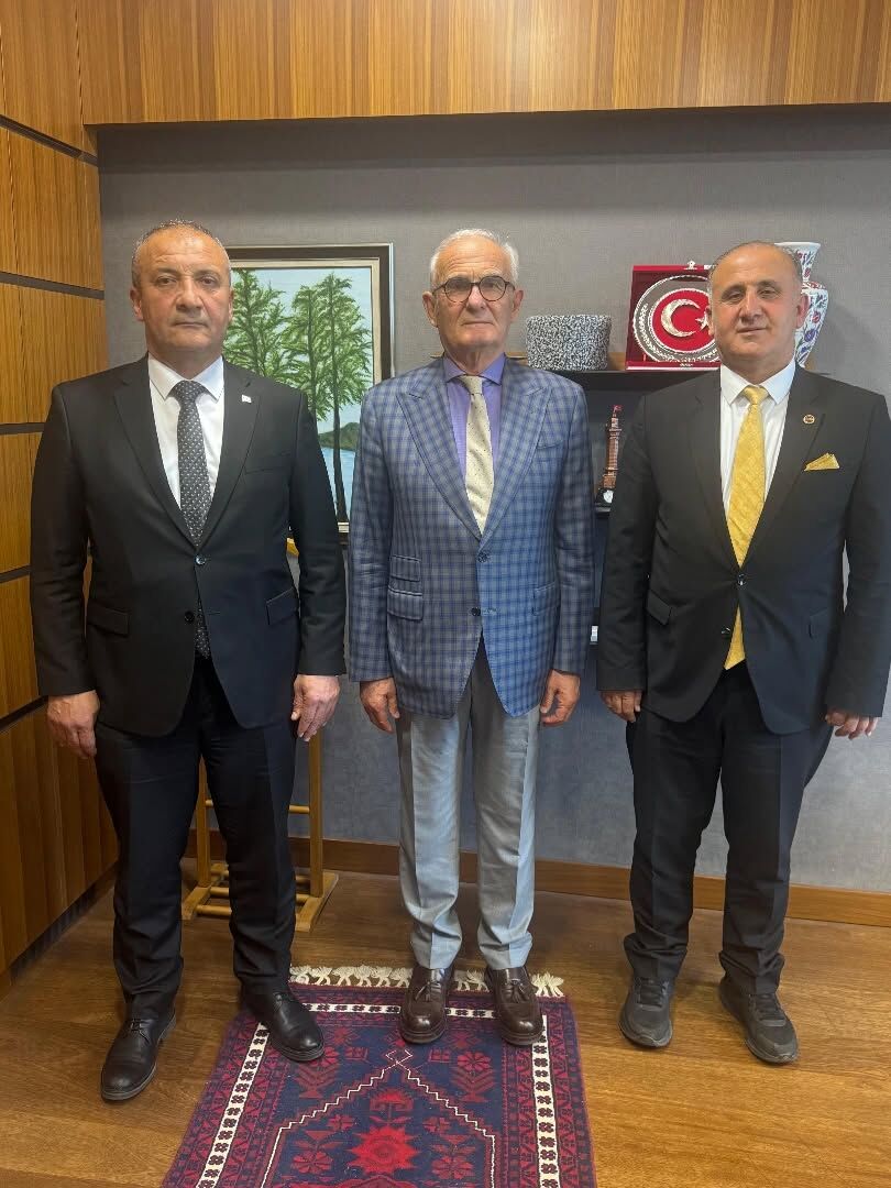 Baskan Kayadan Ankaraya Incirliova Cikarmasi 651610 Ef30Cf9625E15330Ec18Aa6C093Fef31