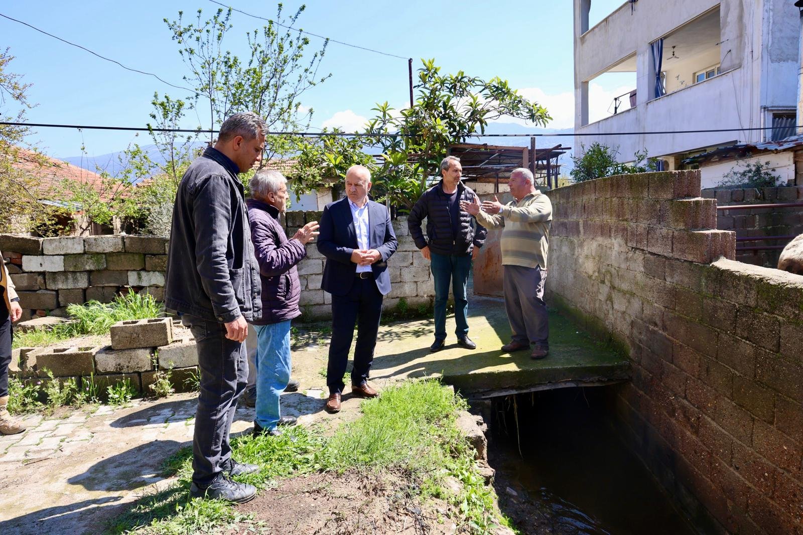 Baskan Kivraktan Seferberlik Magdur Ailelere Ziyaret 653086 43B297524D5C176B1164Fe7Cb180B270