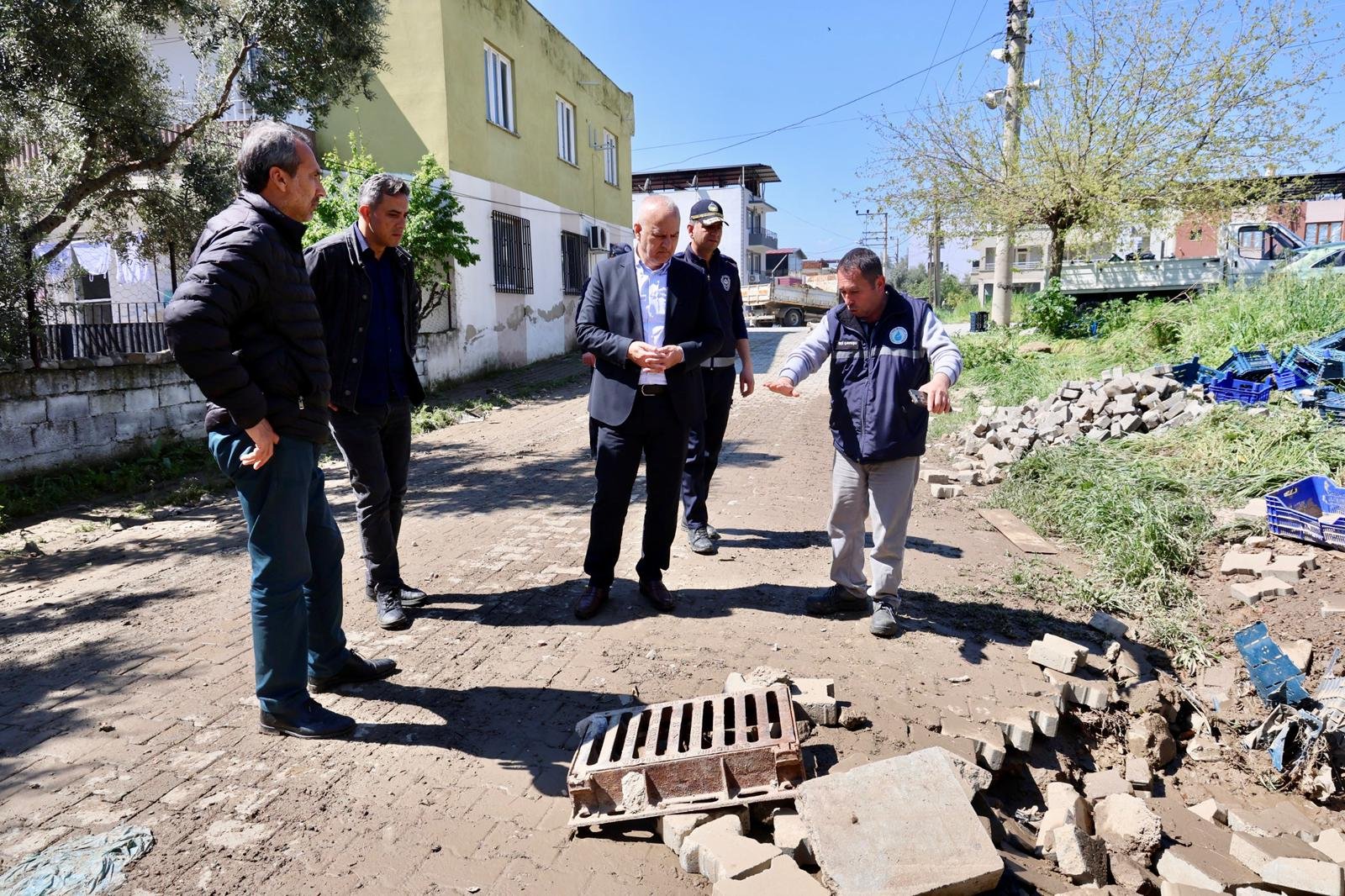 Baskan Kivraktan Seferberlik Magdur Ailelere Ziyaret 653086 675395B7127F553B3Aa08E1479Efc24E