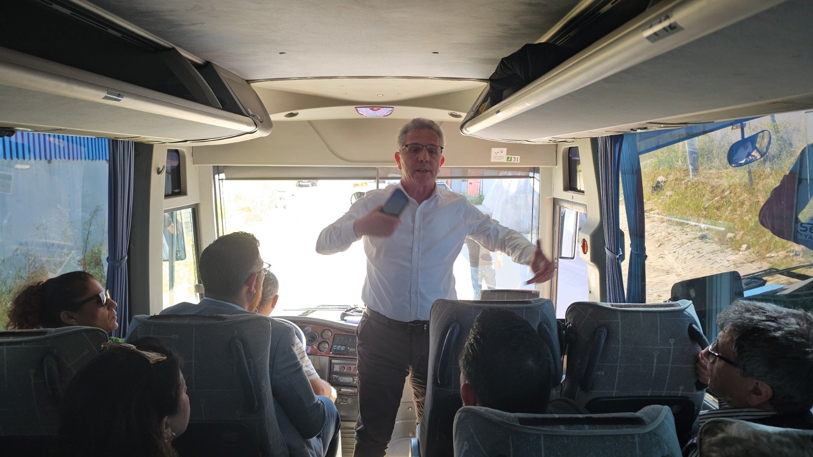 Baskan Tetik Gazetecileri Alip Sokaga Cikti Her Kurumun Soru 658136 2D1411